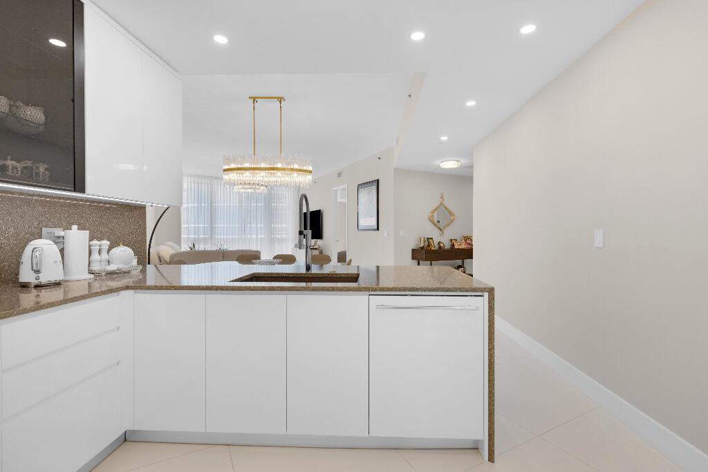 TDR TOWER III CONDO - Residential