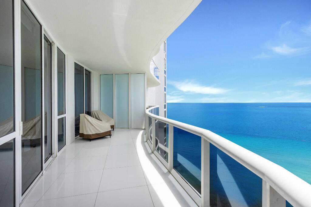 TDR TOWER III CONDO - Residential