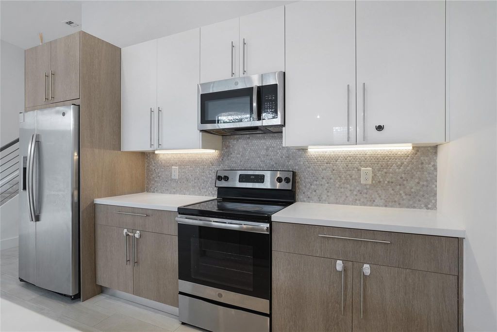 Photo of 4480 NW 8th Place #4480, Plantation, FL 33317 (MLS # F10463170)