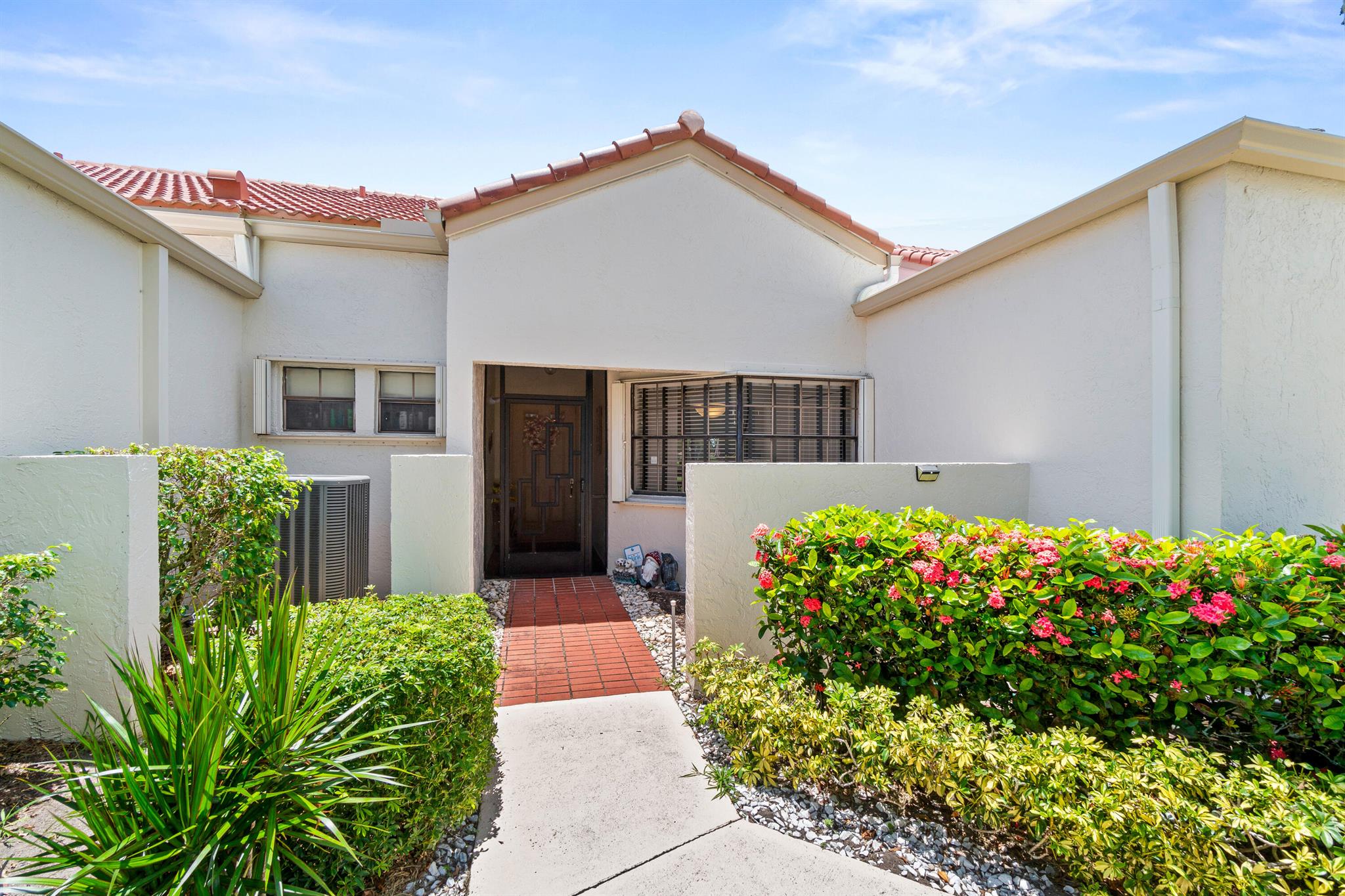 5874 Parkwalk Circle W