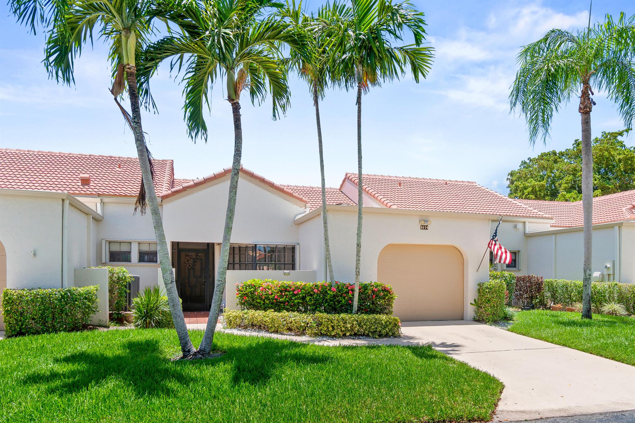 5874 Parkwalk Circle W