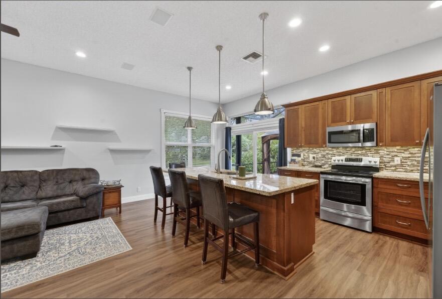 WINSTON PARK SECTION THREE - Residential