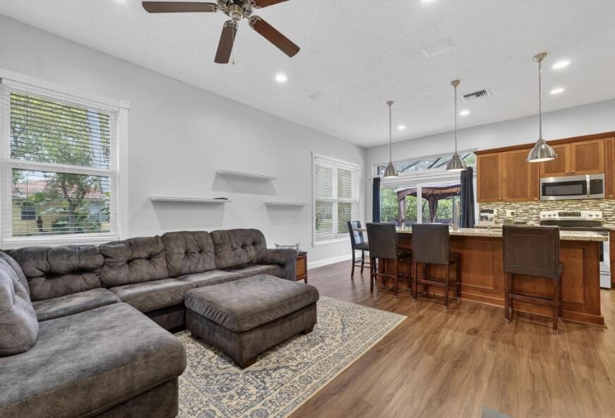 WINSTON PARK SECTION THREE - Residential