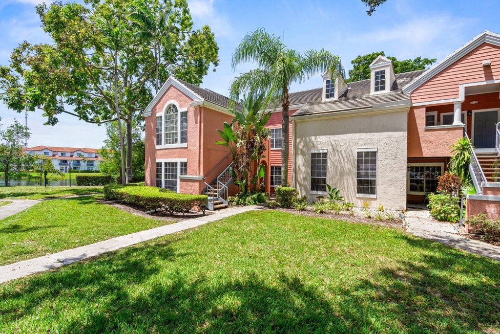 Photo of 1125 Crystal Way #J, Delray Beach, FL 33444 (MLS # R11112593)