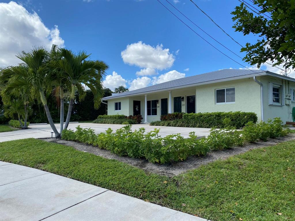 Photo of 211 NW 4th Avenue Ave #211, Boca Raton, FL 33432 (MLS # R10808306)