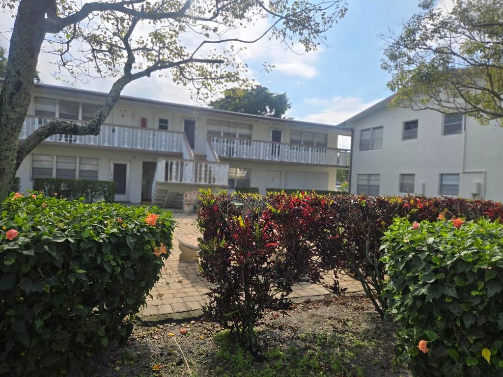 Photo of 17 Cambridge A, West Palm Beach, FL 33417 (MLS # R11156586)