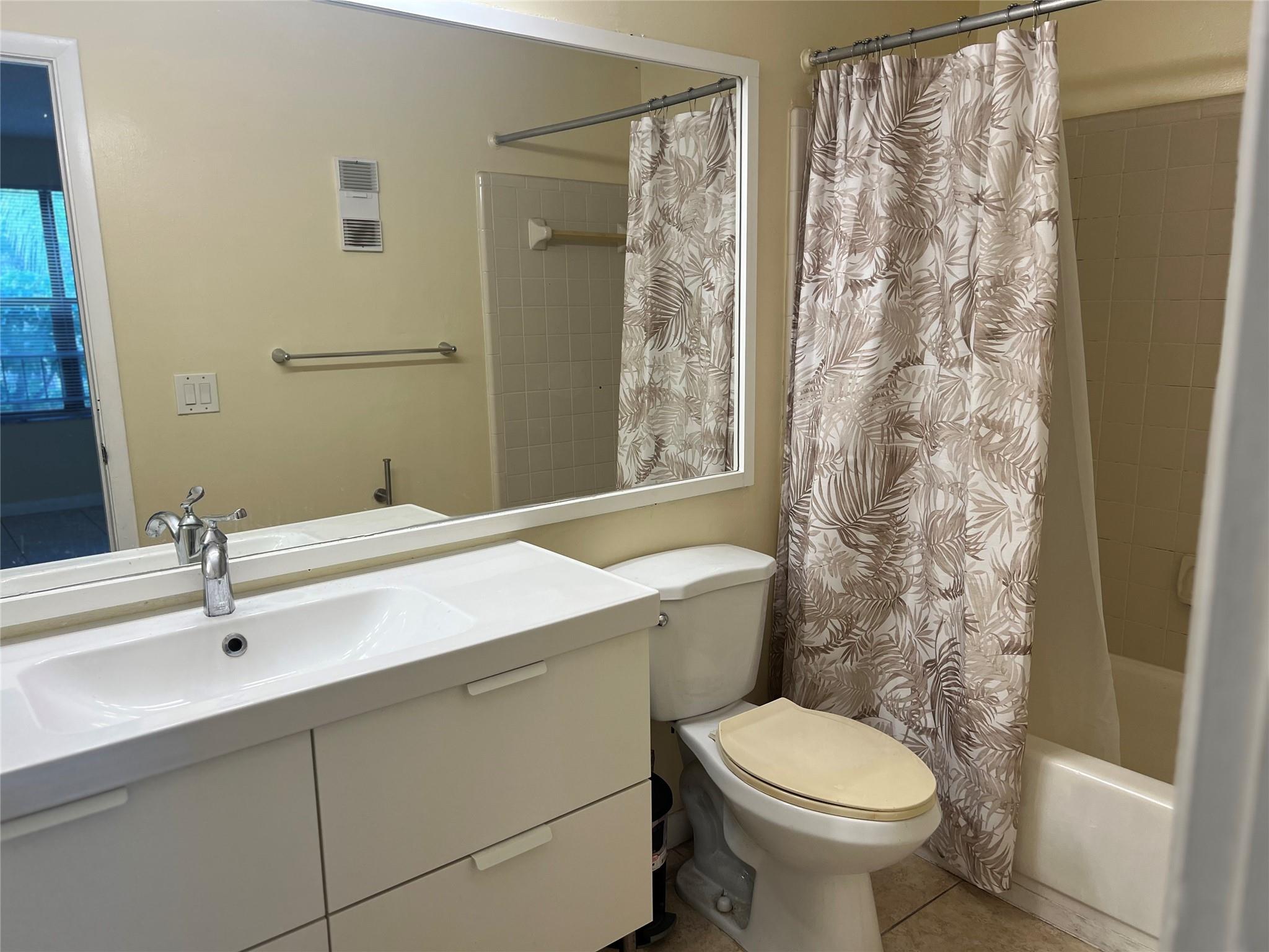 Palm Aire Gardens Condo - Residential Lease