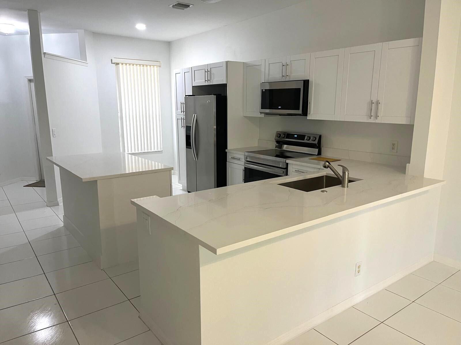 3166 VIA POINCIANA 2
