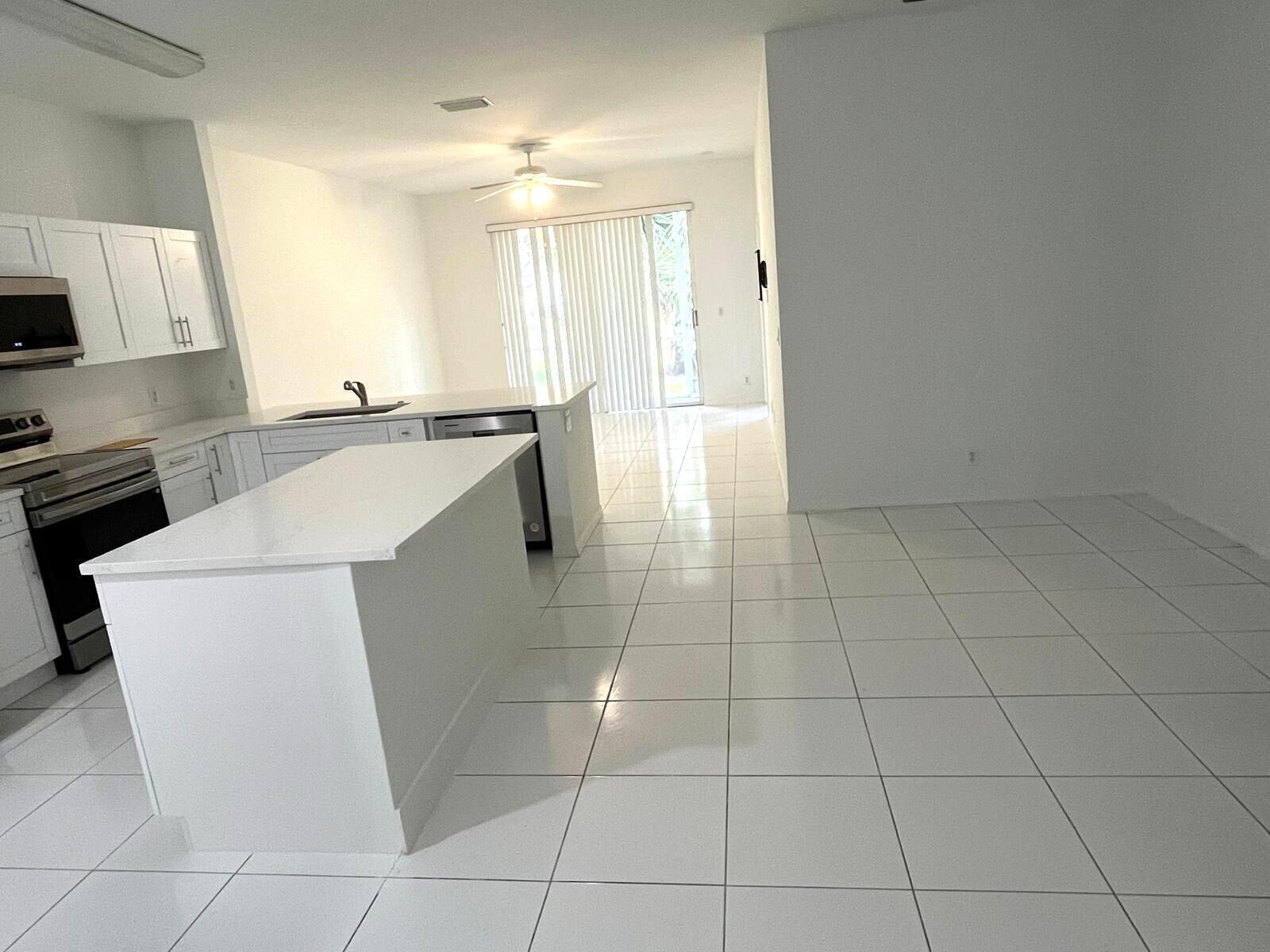 3166 VIA POINCIANA 2