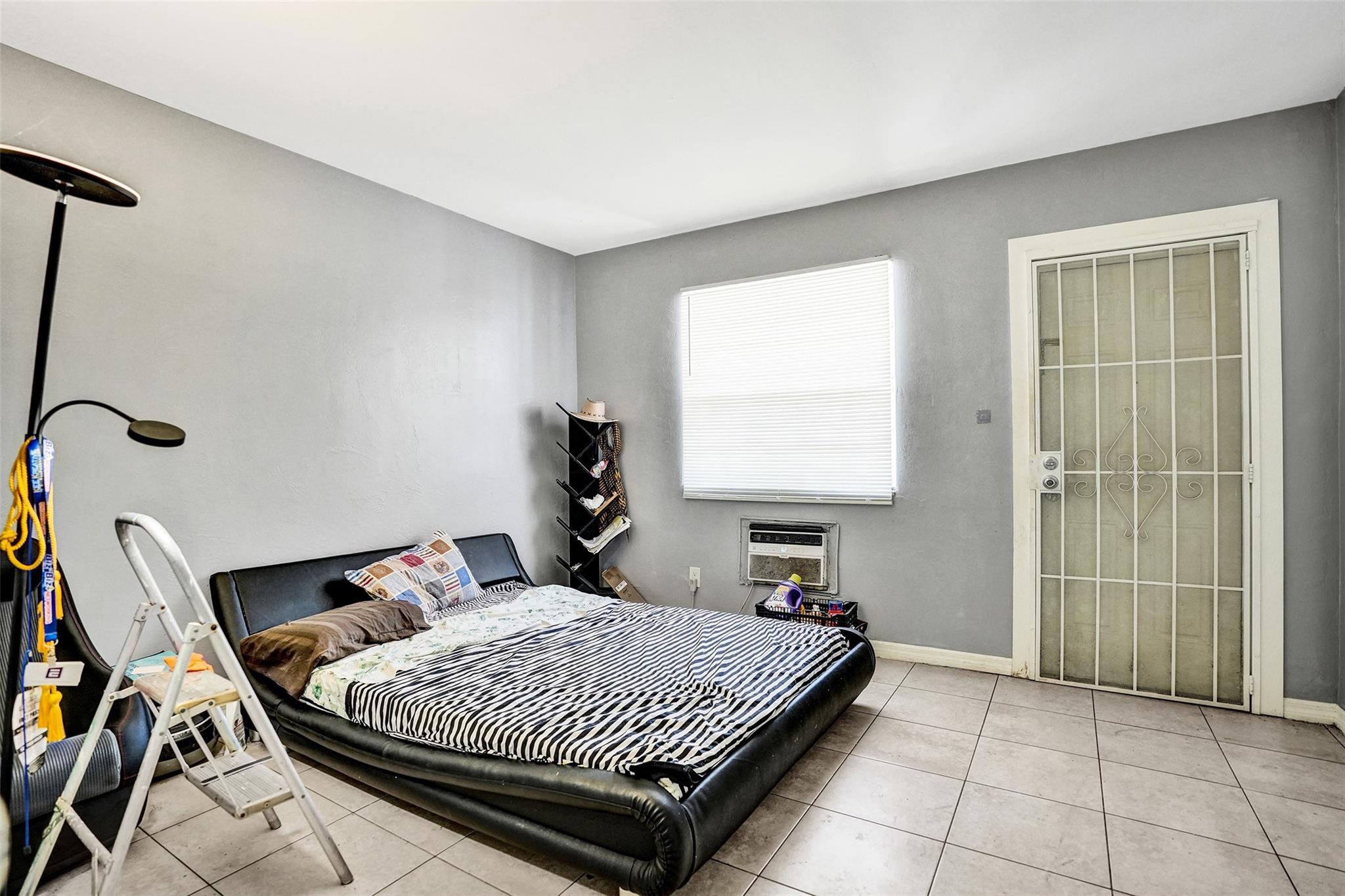 THE TOWN COLONY CONDO - Residential
