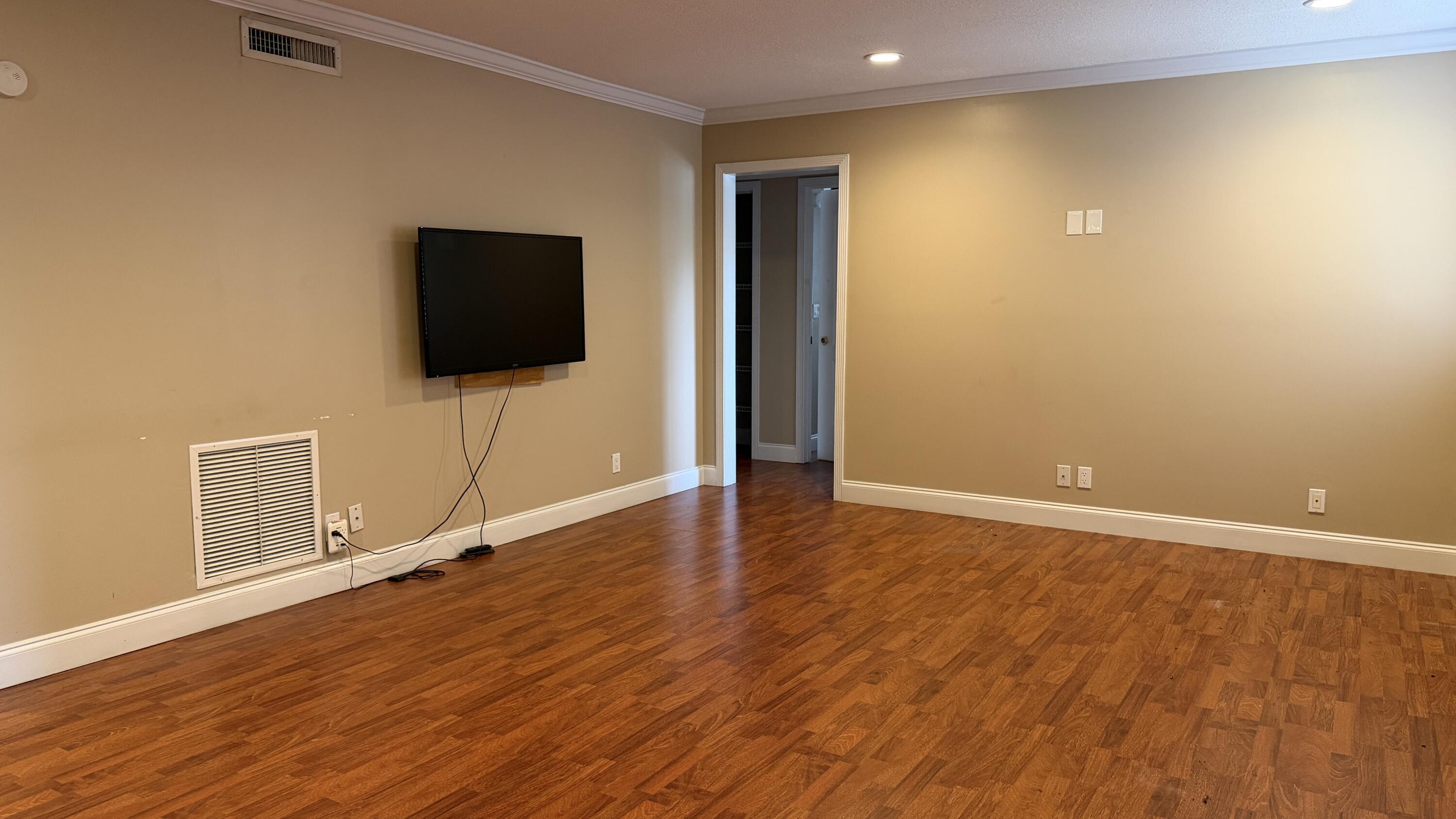 526 Shady Pine Way D2