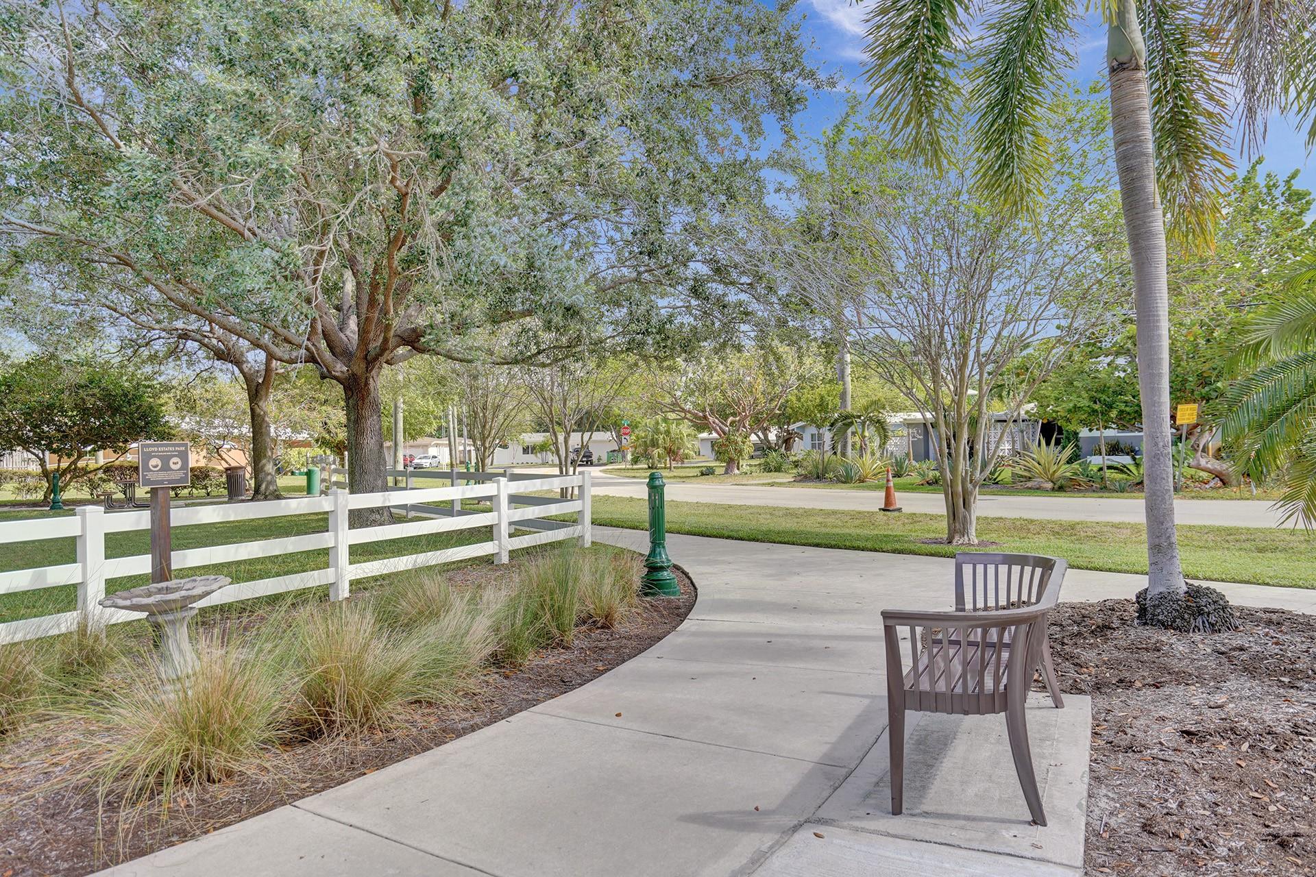 Lloyd Estates Add Corr - Residential