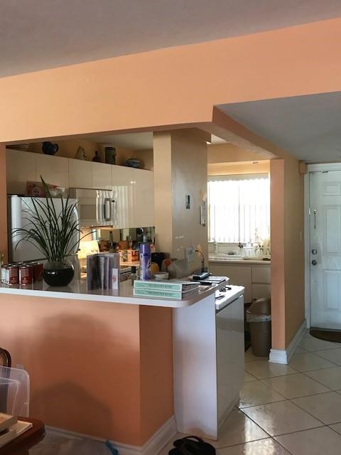 POMPANO YACHT &BEACH CLUB - Residential