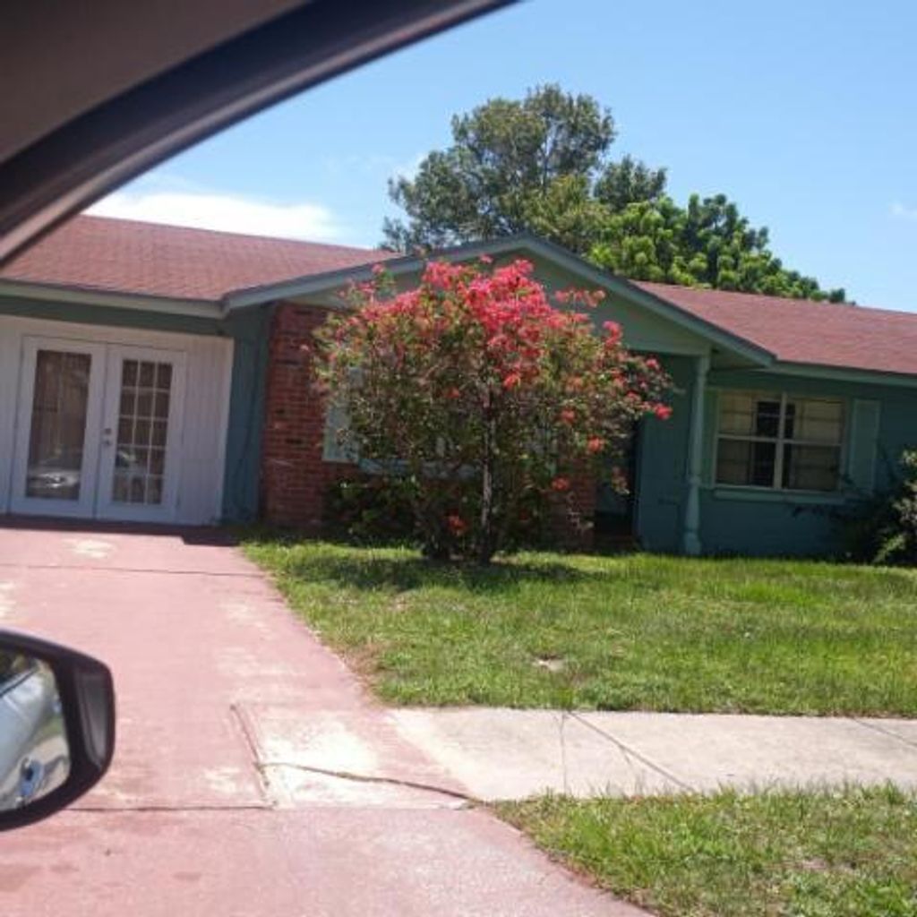 Photo of 112 Bedford Drive, Fort Pierce, FL 34946 (MLS # R10732930)
