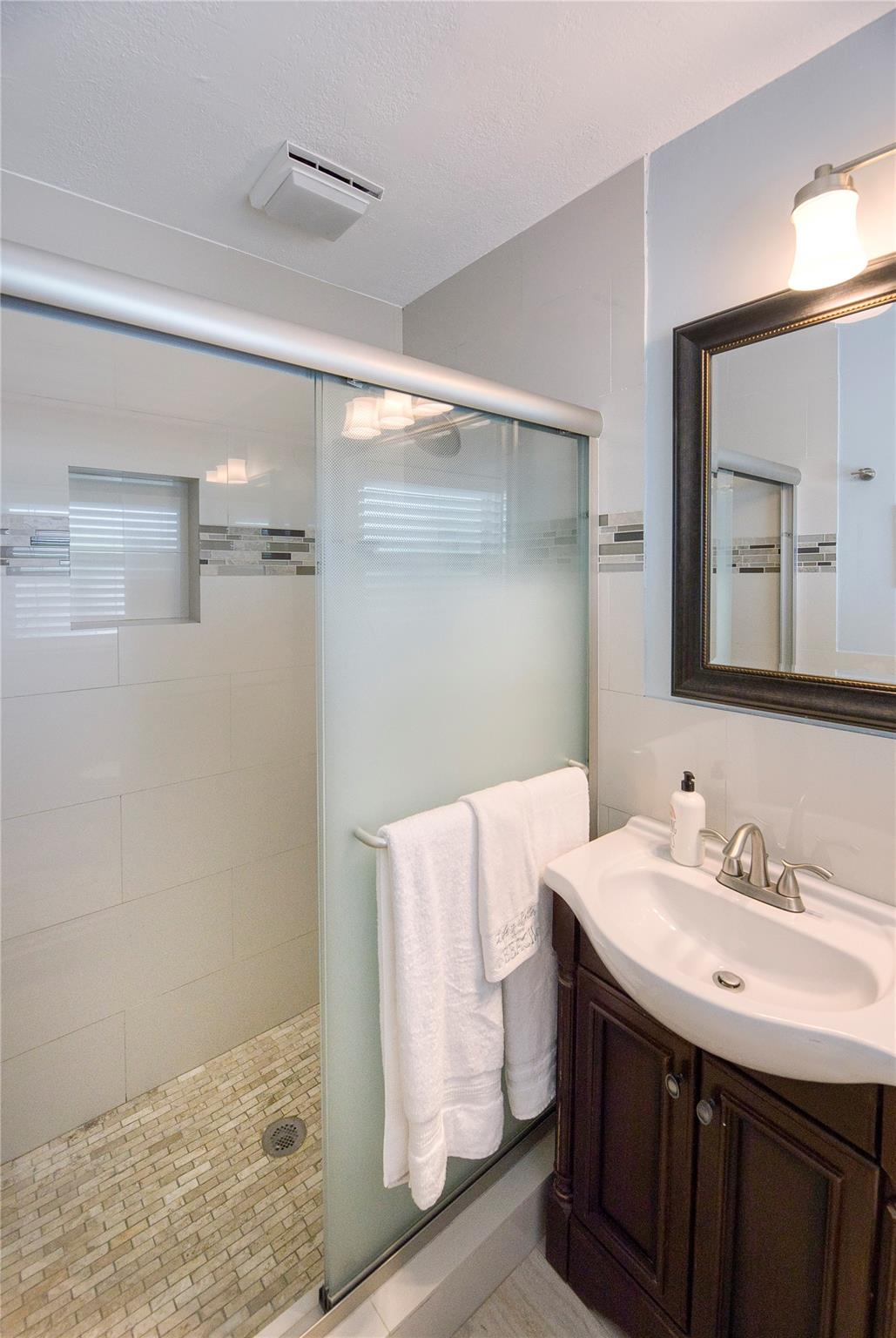 LAUDERDALE BEACH EXT UNIT - Residential Income