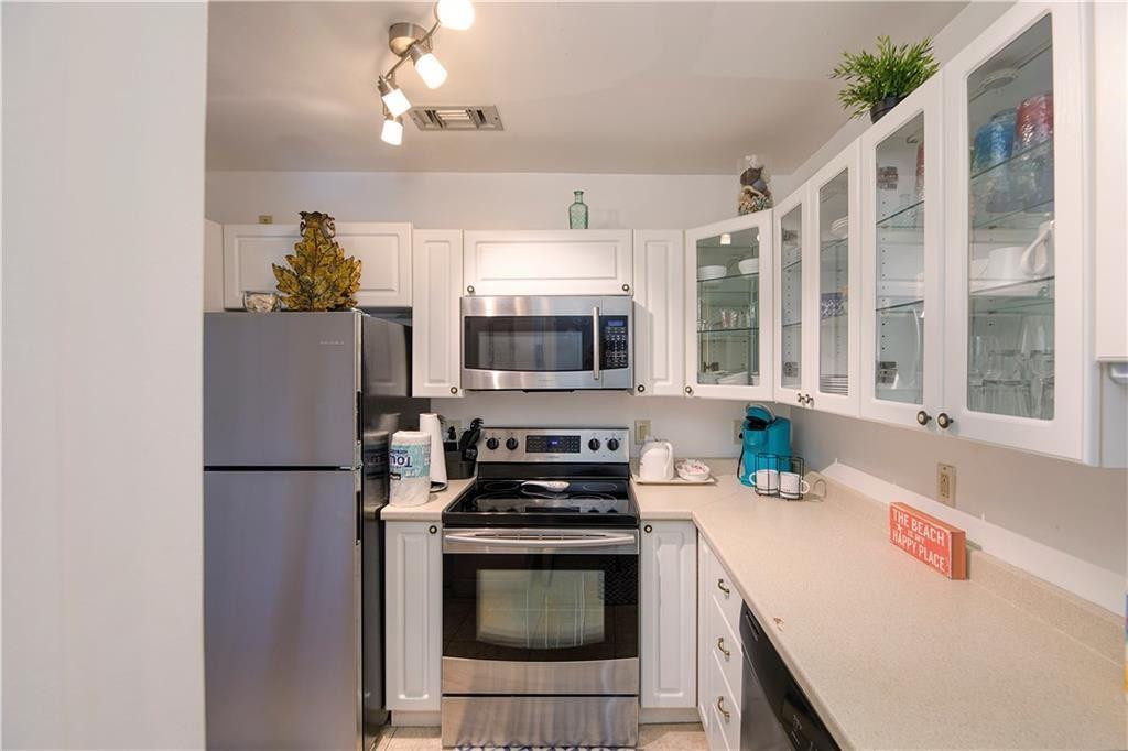 LAUDERDALE BEACH EXT UNIT - Residential Income