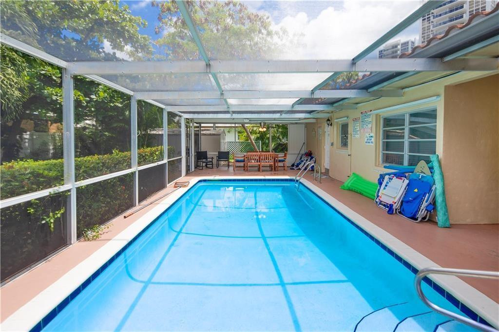 LAUDERDALE BEACH EXT UNIT - Residential Income