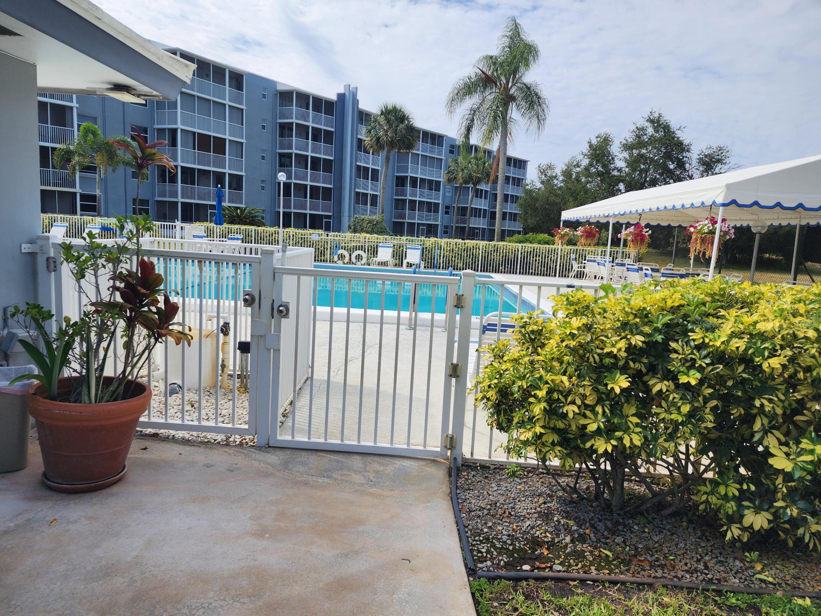 BOCA TEECA COND NO - Residential