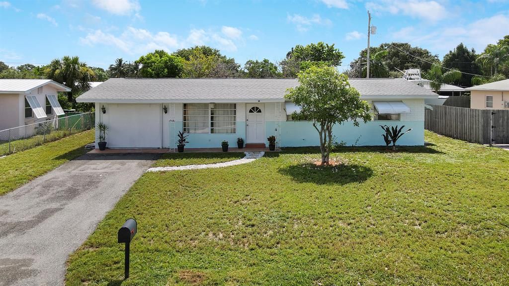 Photo of 19081 SE Barus Drive, Tequesta, FL 33469 (MLS # R10737776)