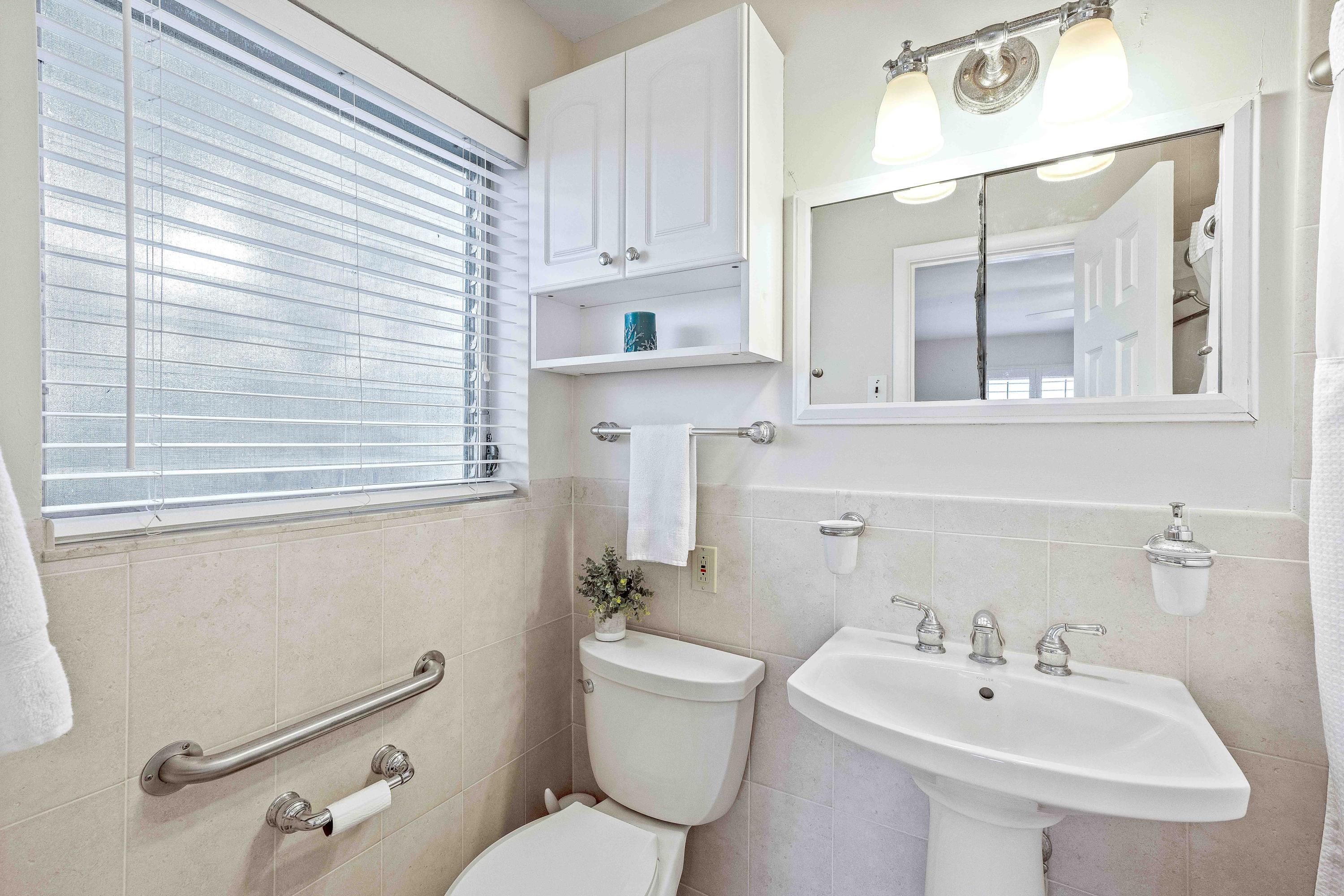 NORTH PALM BEACH VILLAGE OF 1 - Residential Lease