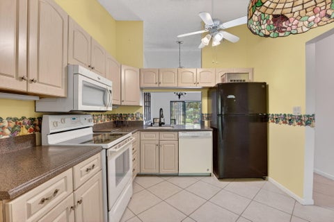Tiny photo for 3210 CARAMBOLA Circle S #S, Coconut Creek, FL 33066 (MLS # B26081458)