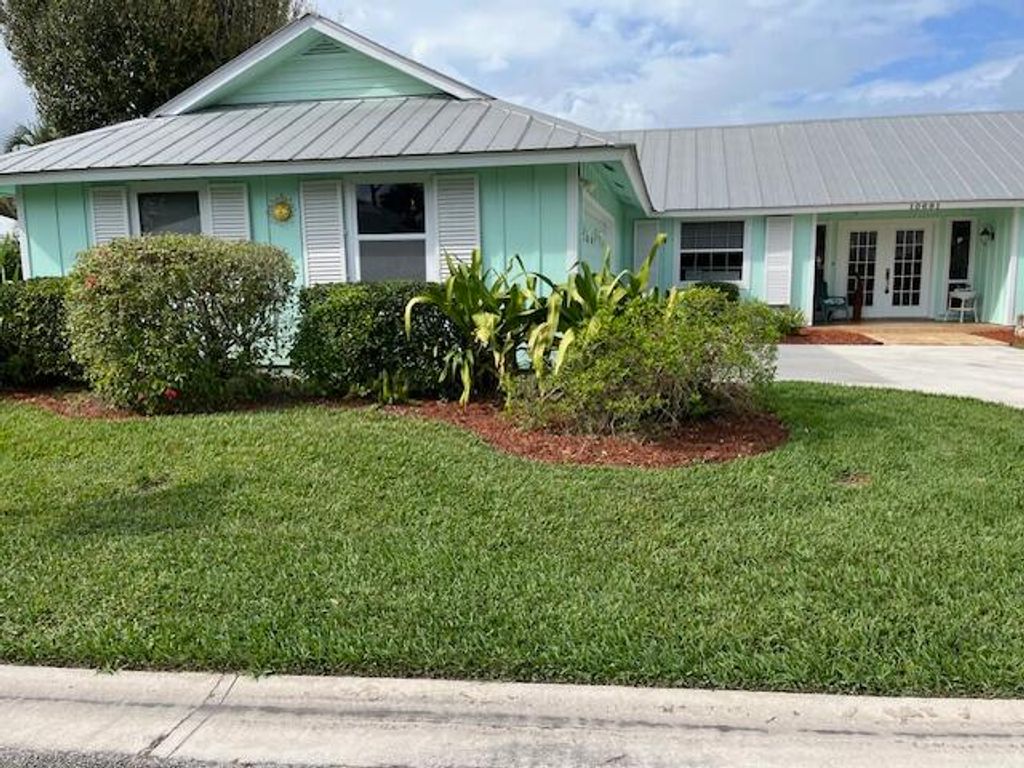 Photo of 10691 SE Jupiter Narrows Drive, Hobe Sound, FL 33455 (MLS # R11141995)