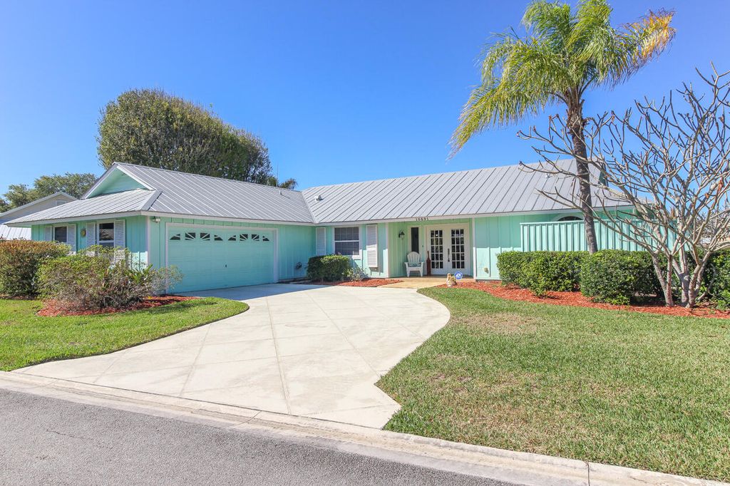 Photo of 10691 SE Jupiter Narrows Drive, Hobe Sound, FL 33455 (MLS # R11141995)