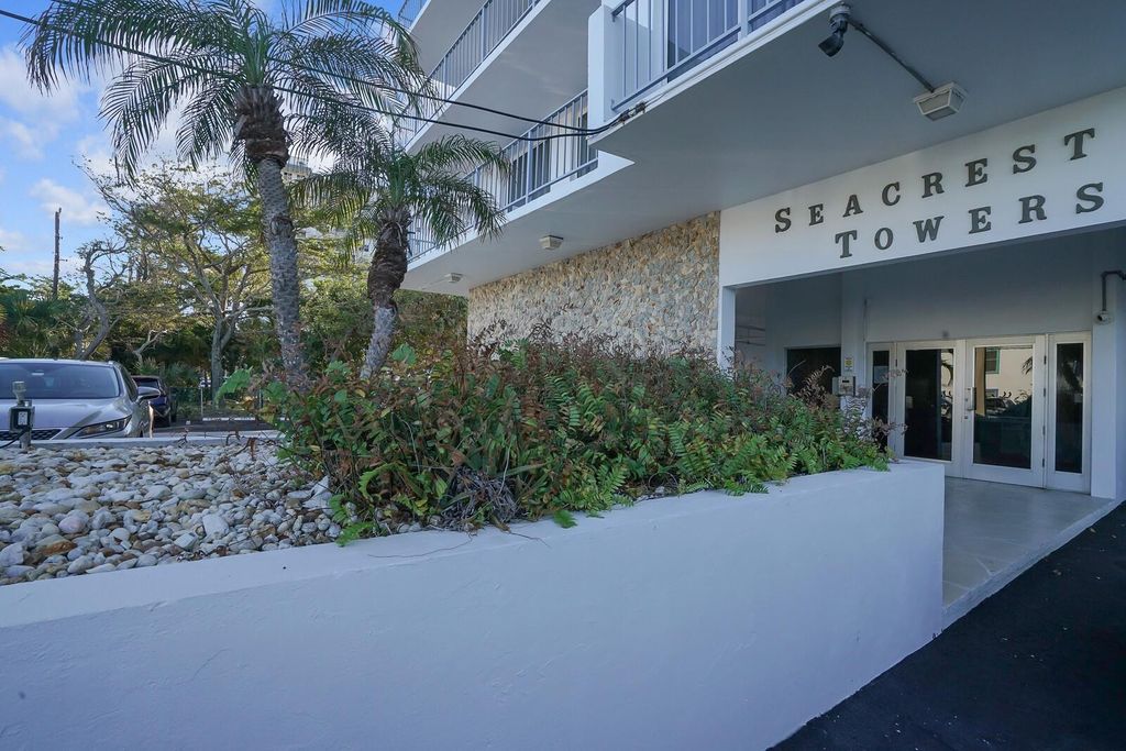 Photo of 1609 N Riverside Drive #304, Pompano Beach, FL 33062 (MLS # F10538051)