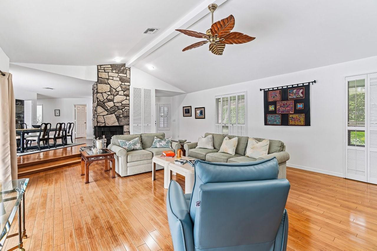 HERITAGE OAKS - Residential