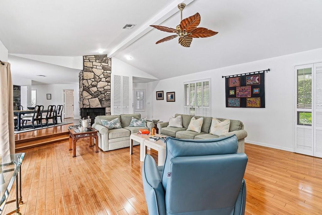 Photo of 10158 SE Acorn Way, Jupiter, FL 33469 (MLS # B26024931)