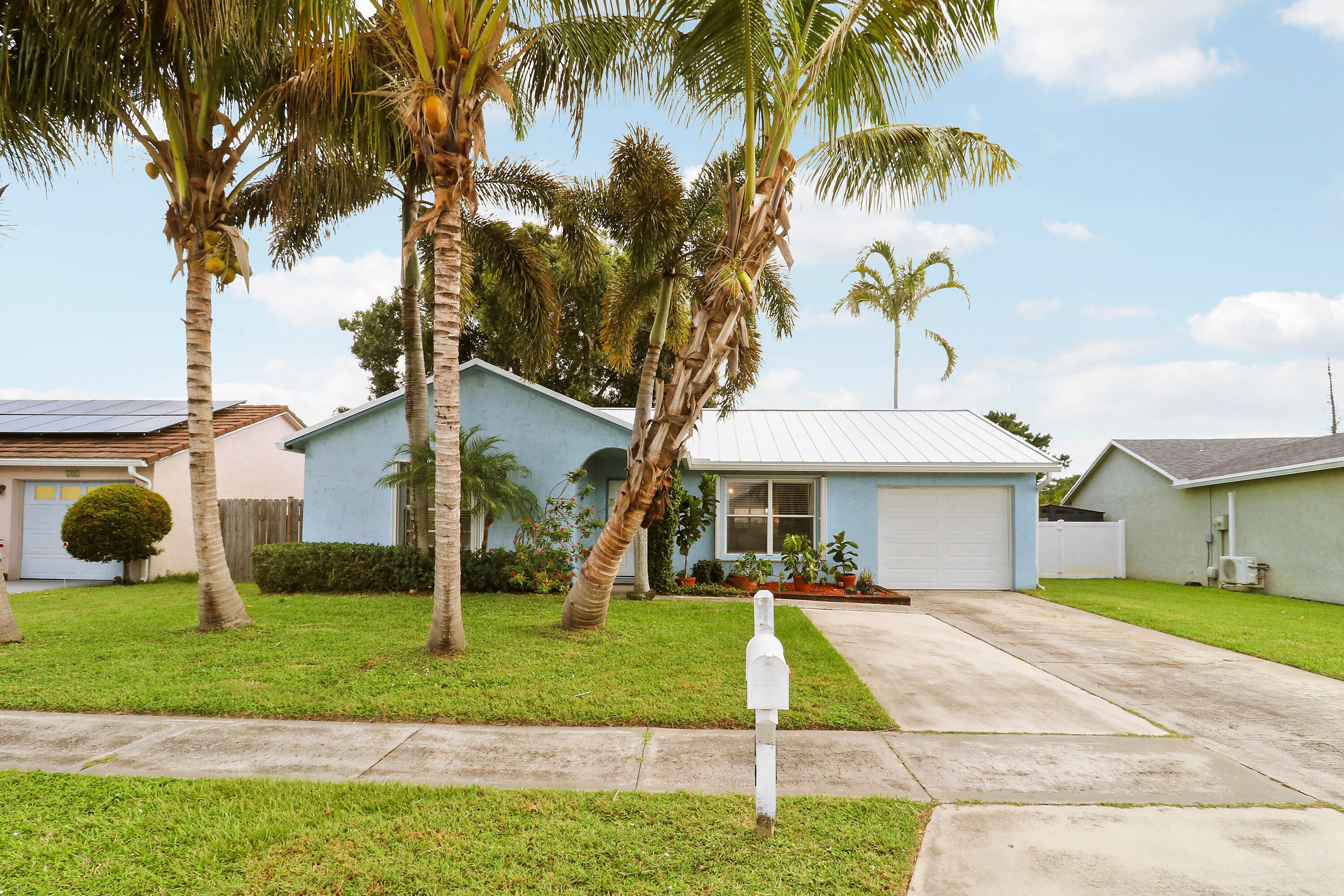 104 BANYAN Circle