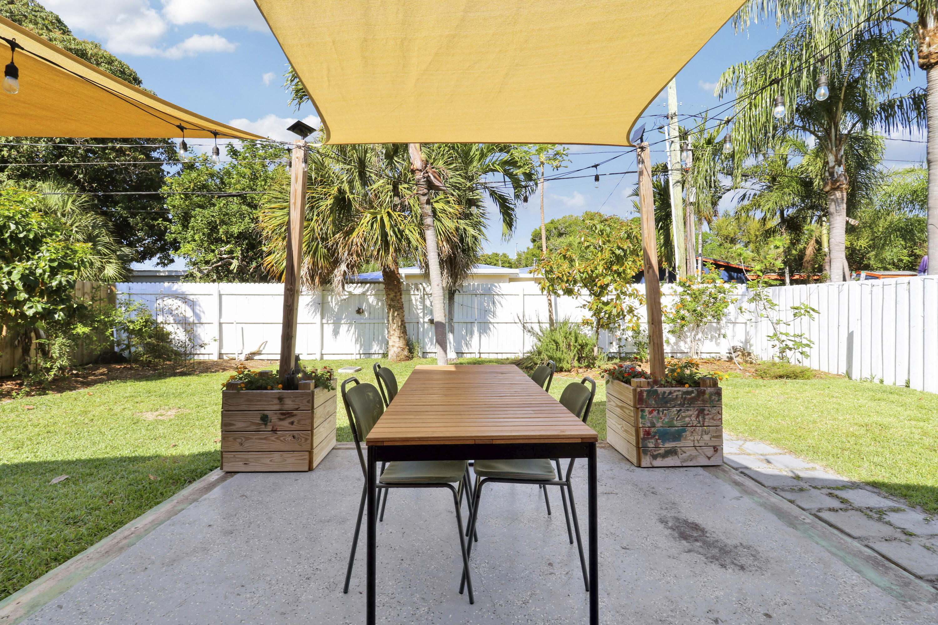 NORTH LAKE WORTH - Residential