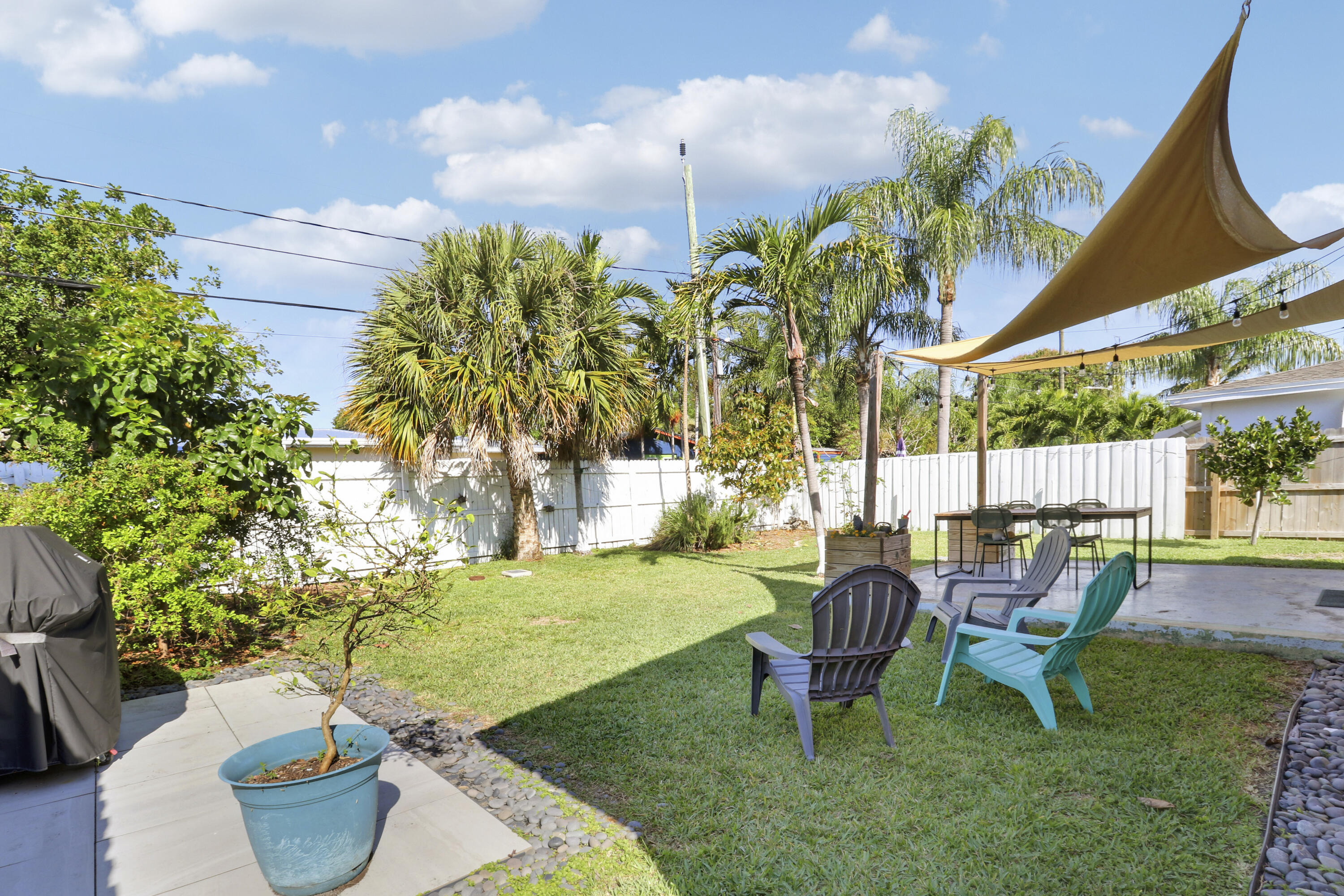 NORTH LAKE WORTH - Residential