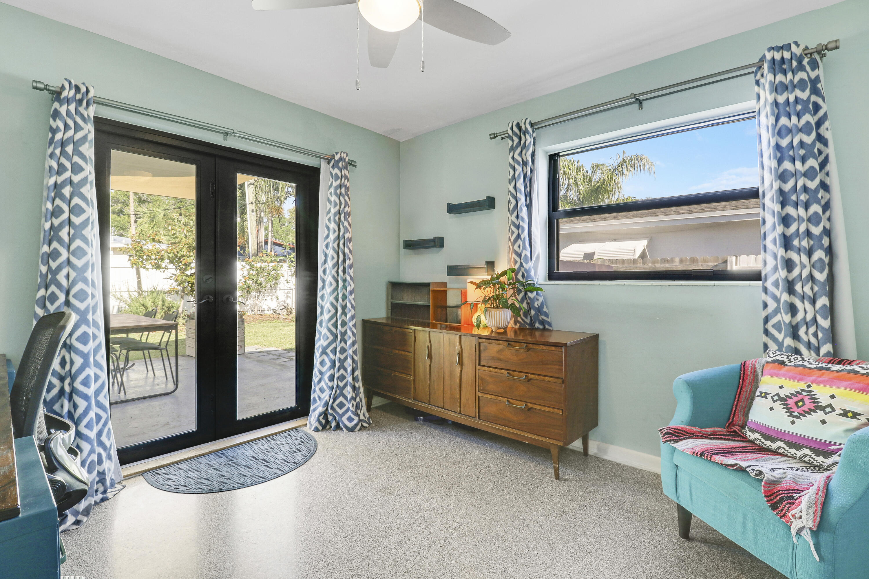 NORTH LAKE WORTH - Residential