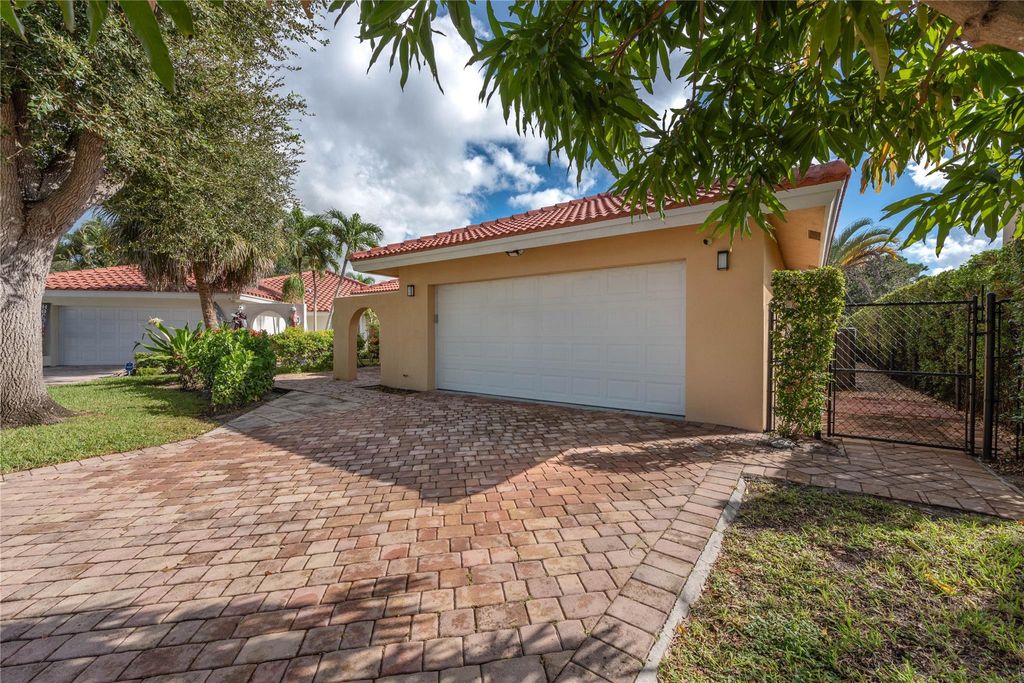 Photo of 6191 Sweet Maple Lane, Boca Raton, FL 33433 (MLS # F10467876)