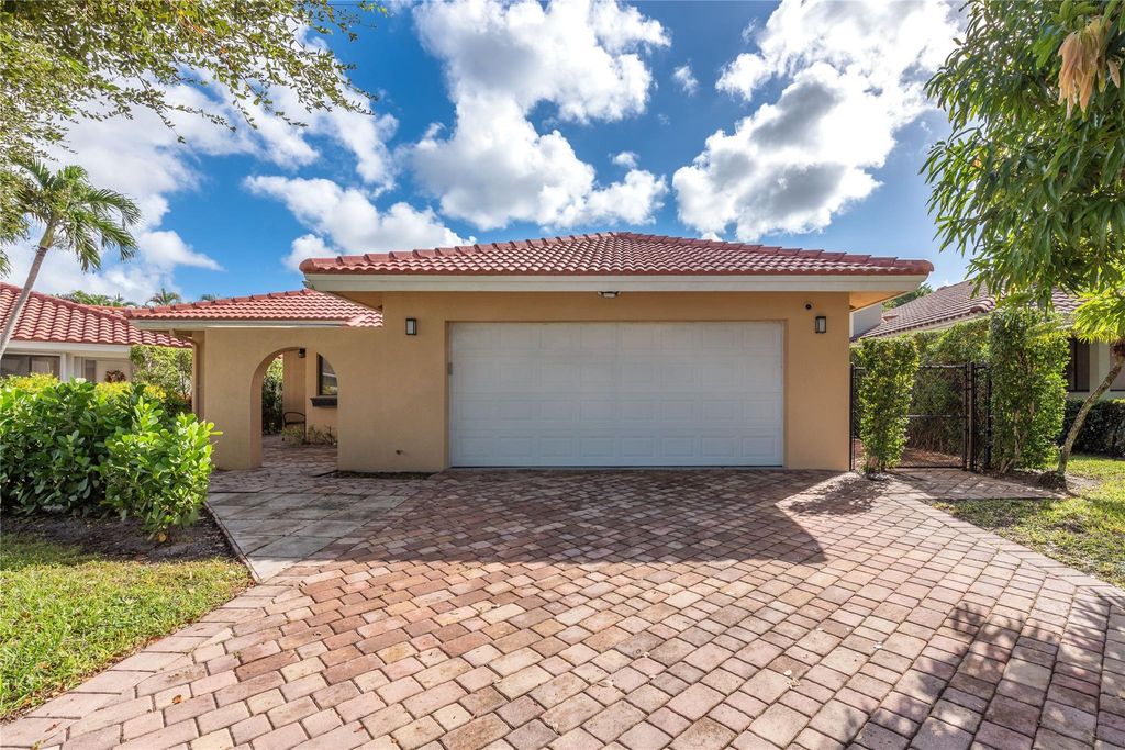Photo of 6191 Sweet Maple Lane, Boca Raton, FL 33433 (MLS # F10467876)
