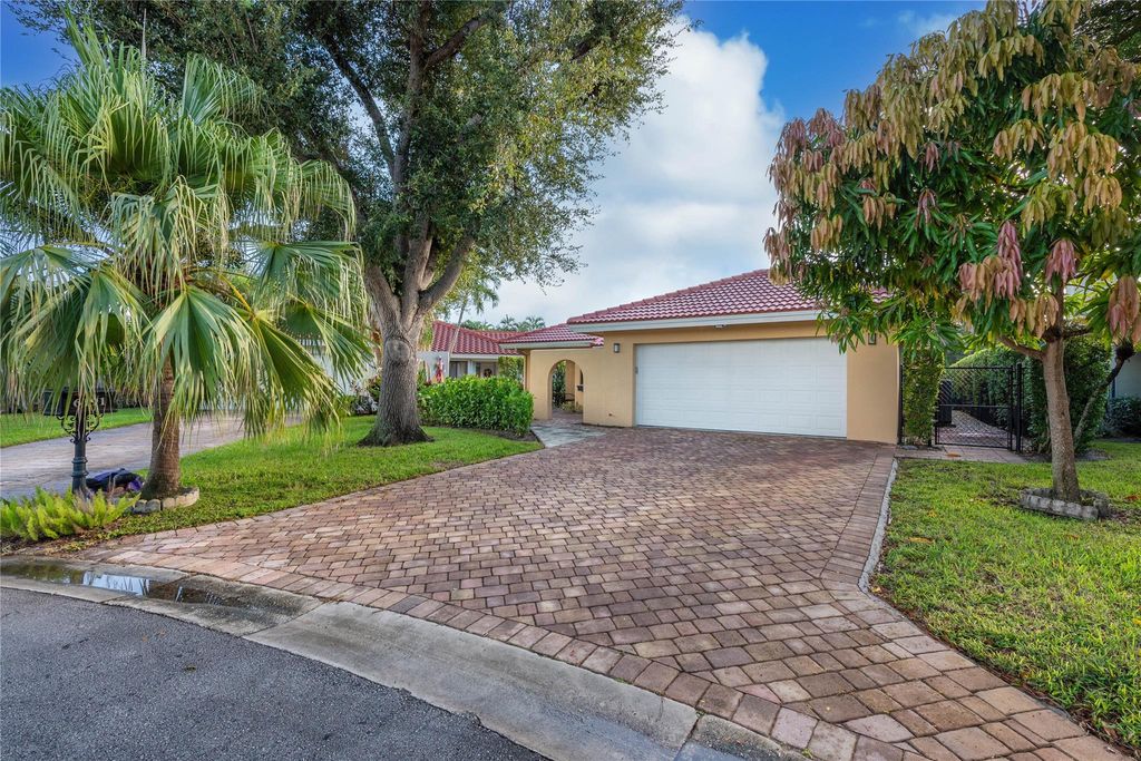 Photo of 6191 Sweet Maple Lane, Boca Raton, FL 33433 (MLS # F10467876)