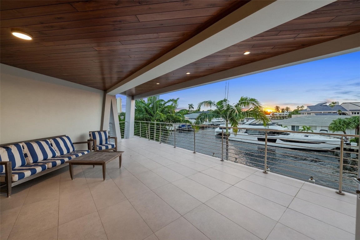 BERMUDA RIVIERA | GALT OCEAN - Residential