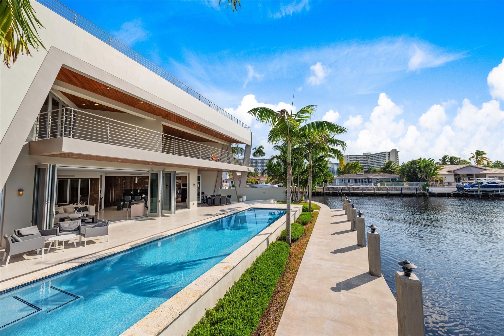 BERMUDA RIVIERA | GALT OCEAN - Residential
