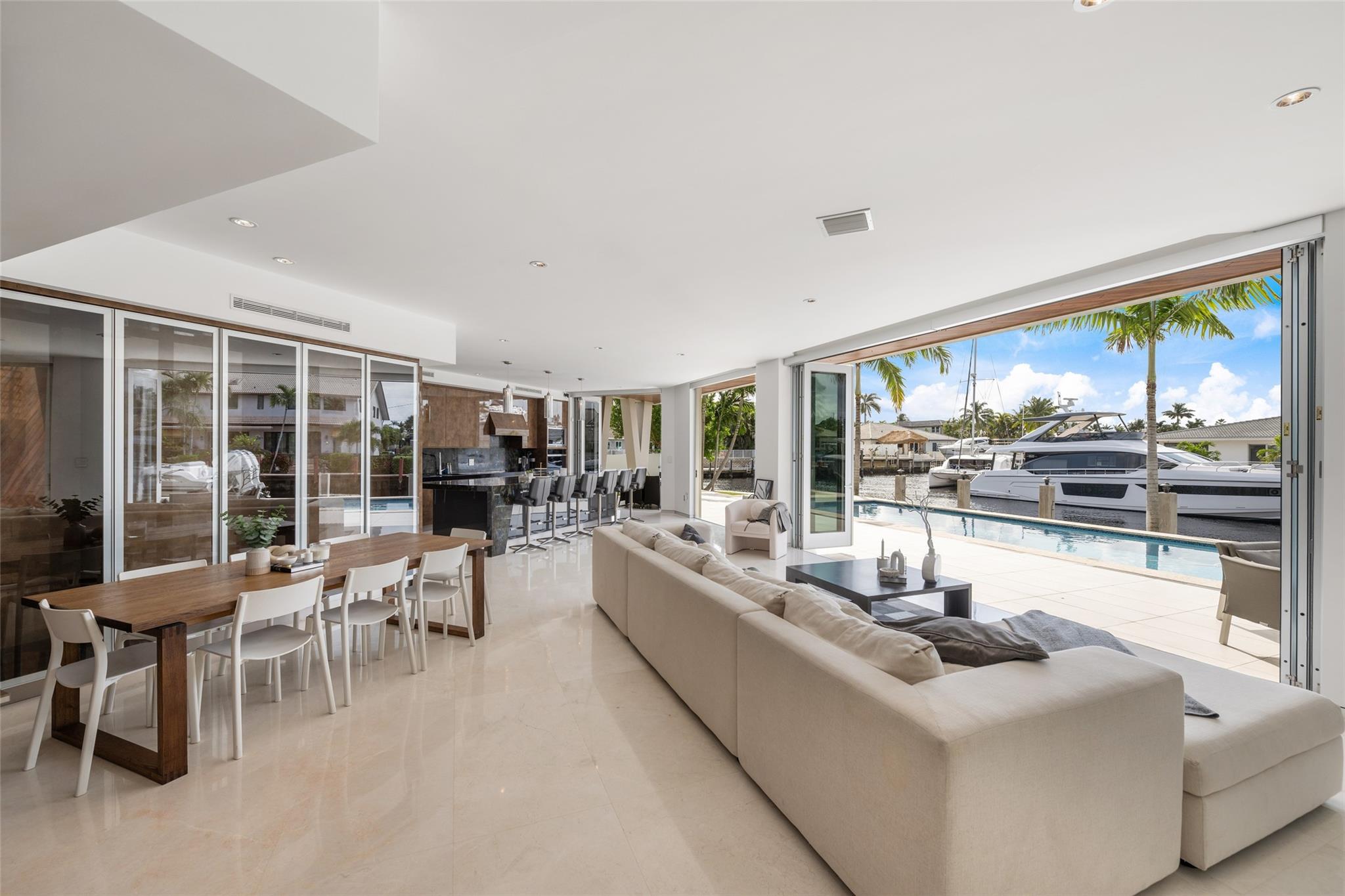 BERMUDA RIVIERA | GALT OCEAN - Residential