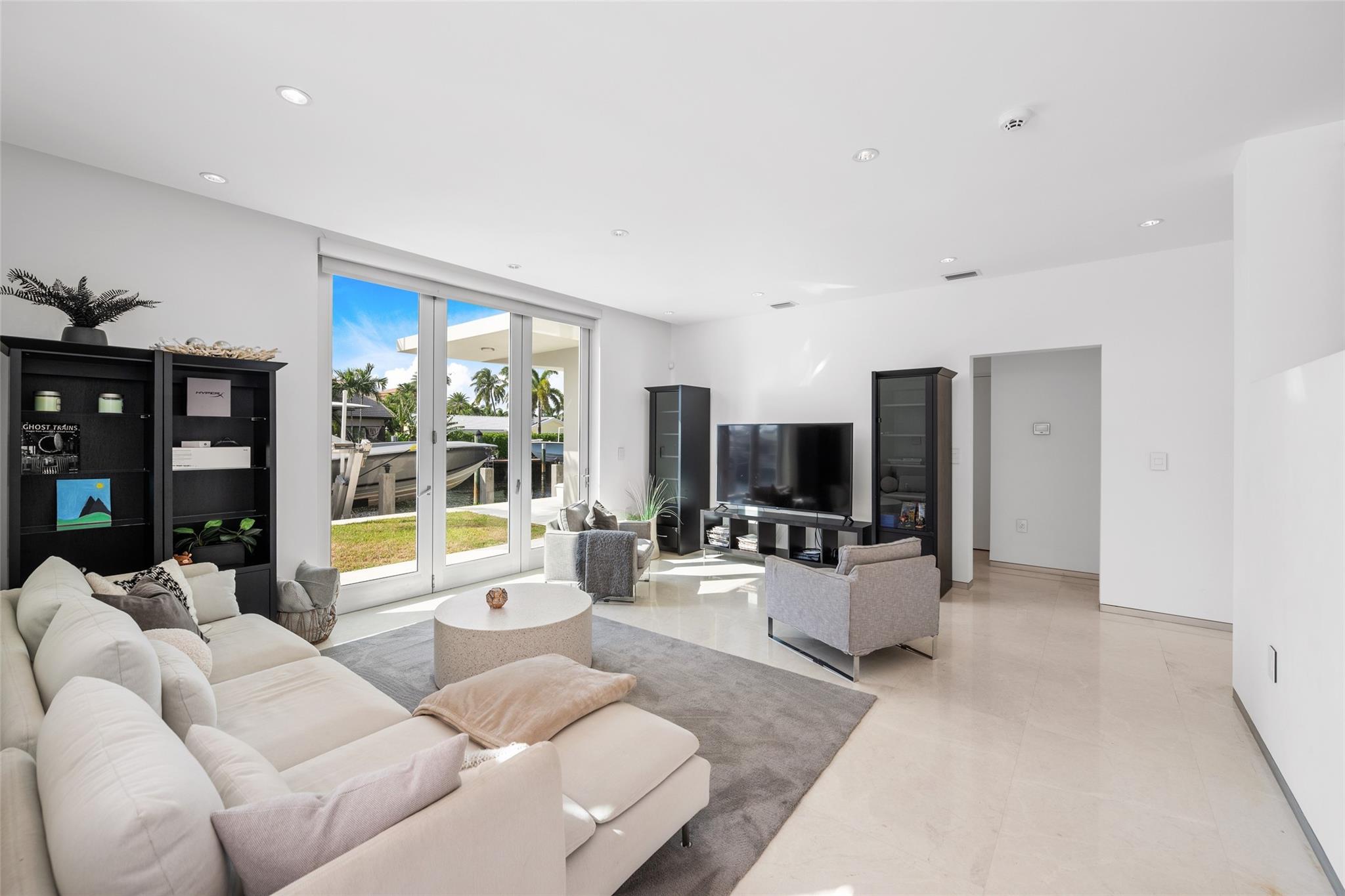 BERMUDA RIVIERA | GALT OCEAN - Residential