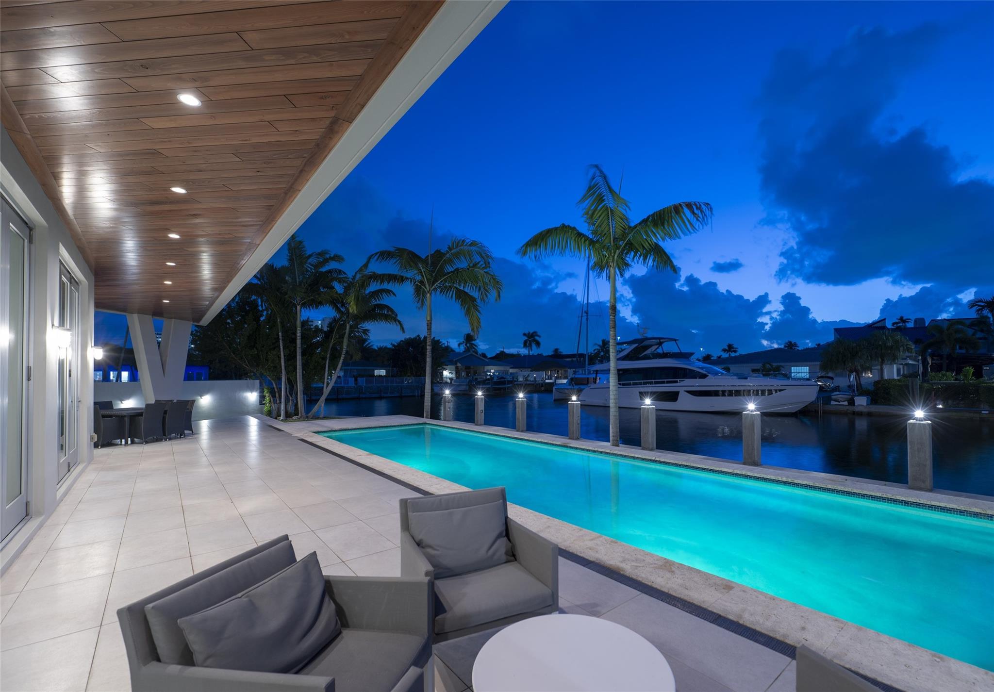 BERMUDA RIVIERA | GALT OCEAN - Residential