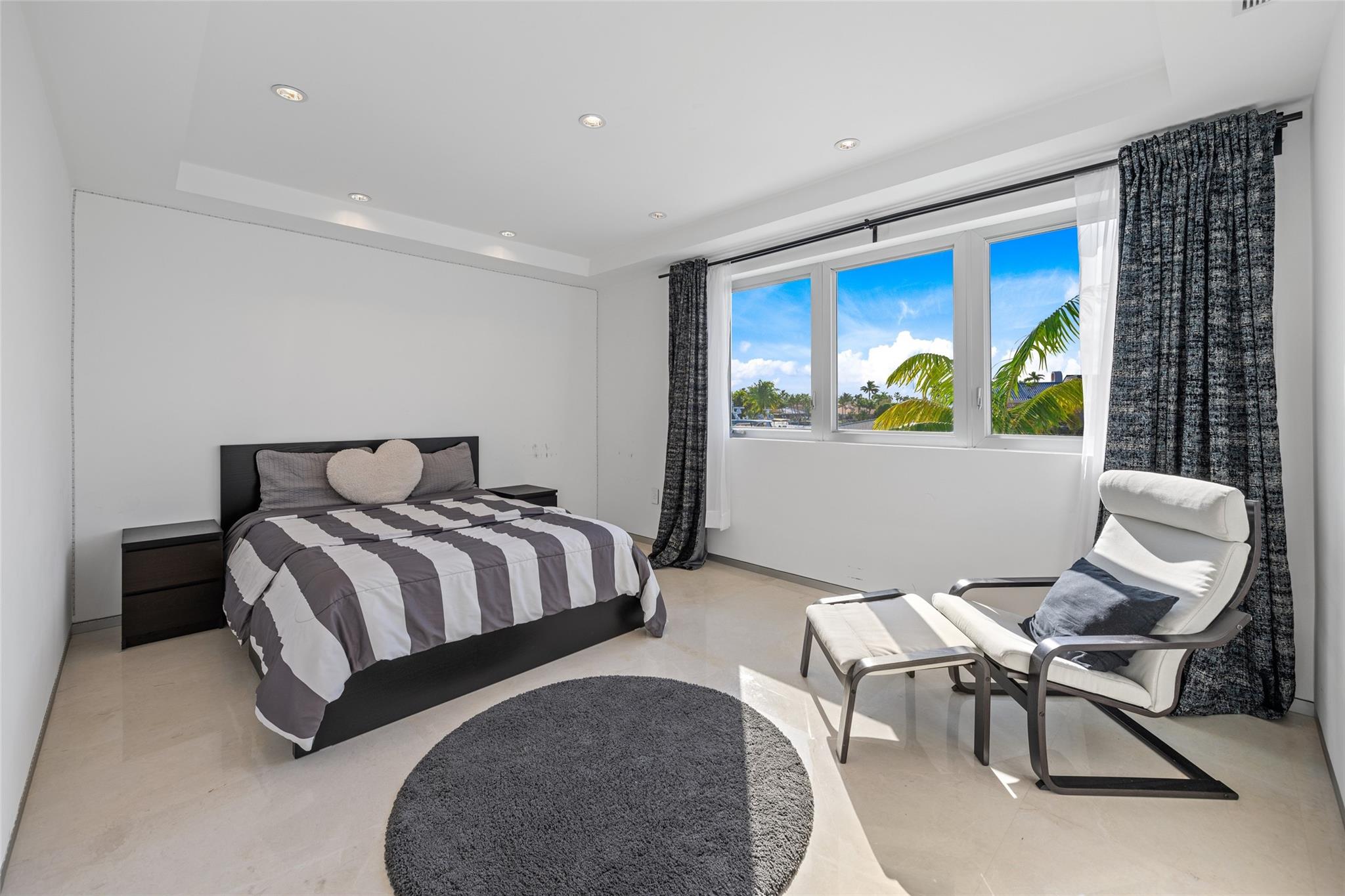 BERMUDA RIVIERA | GALT OCEAN - Residential