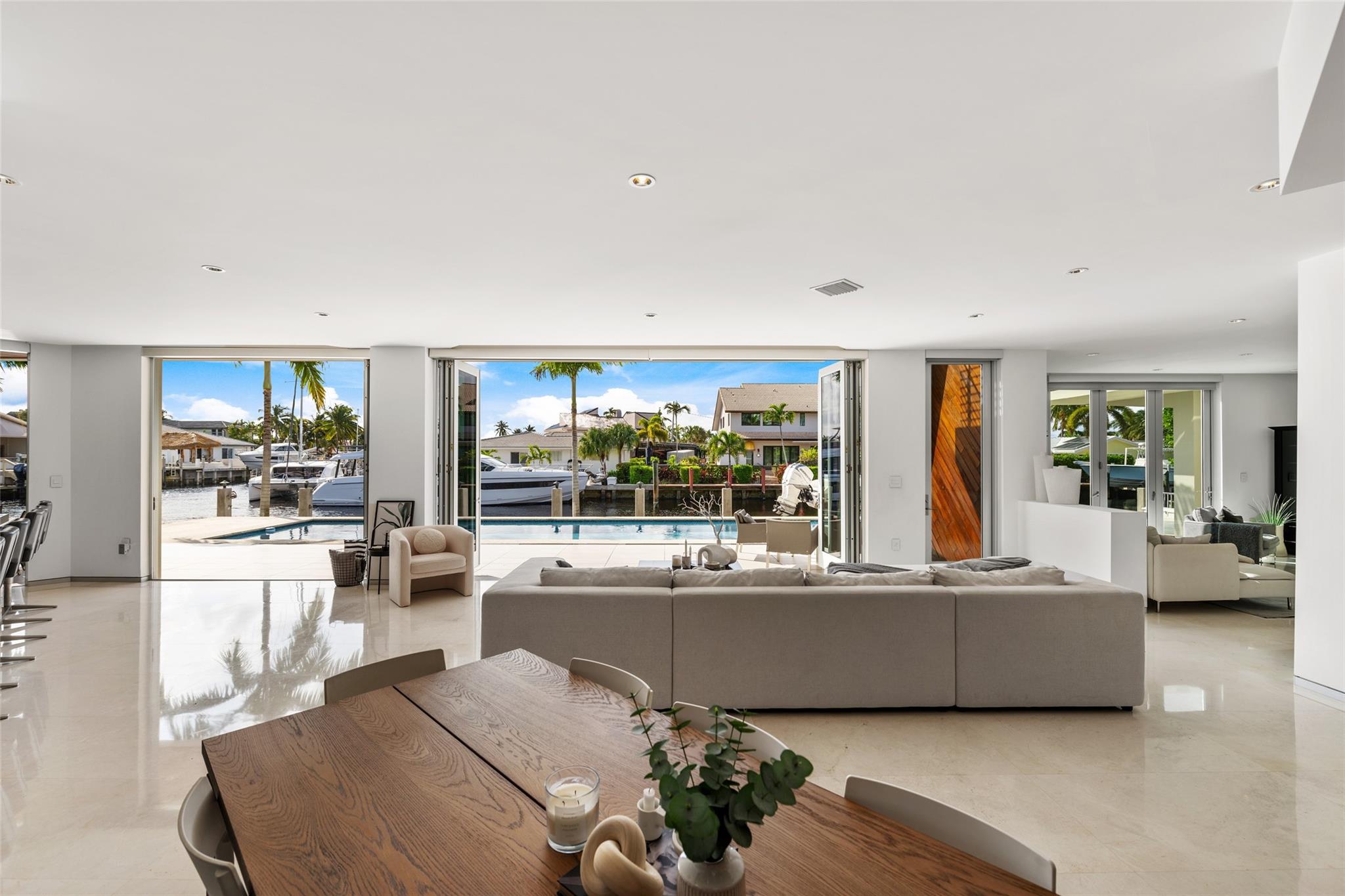 BERMUDA RIVIERA | GALT OCEAN - Residential