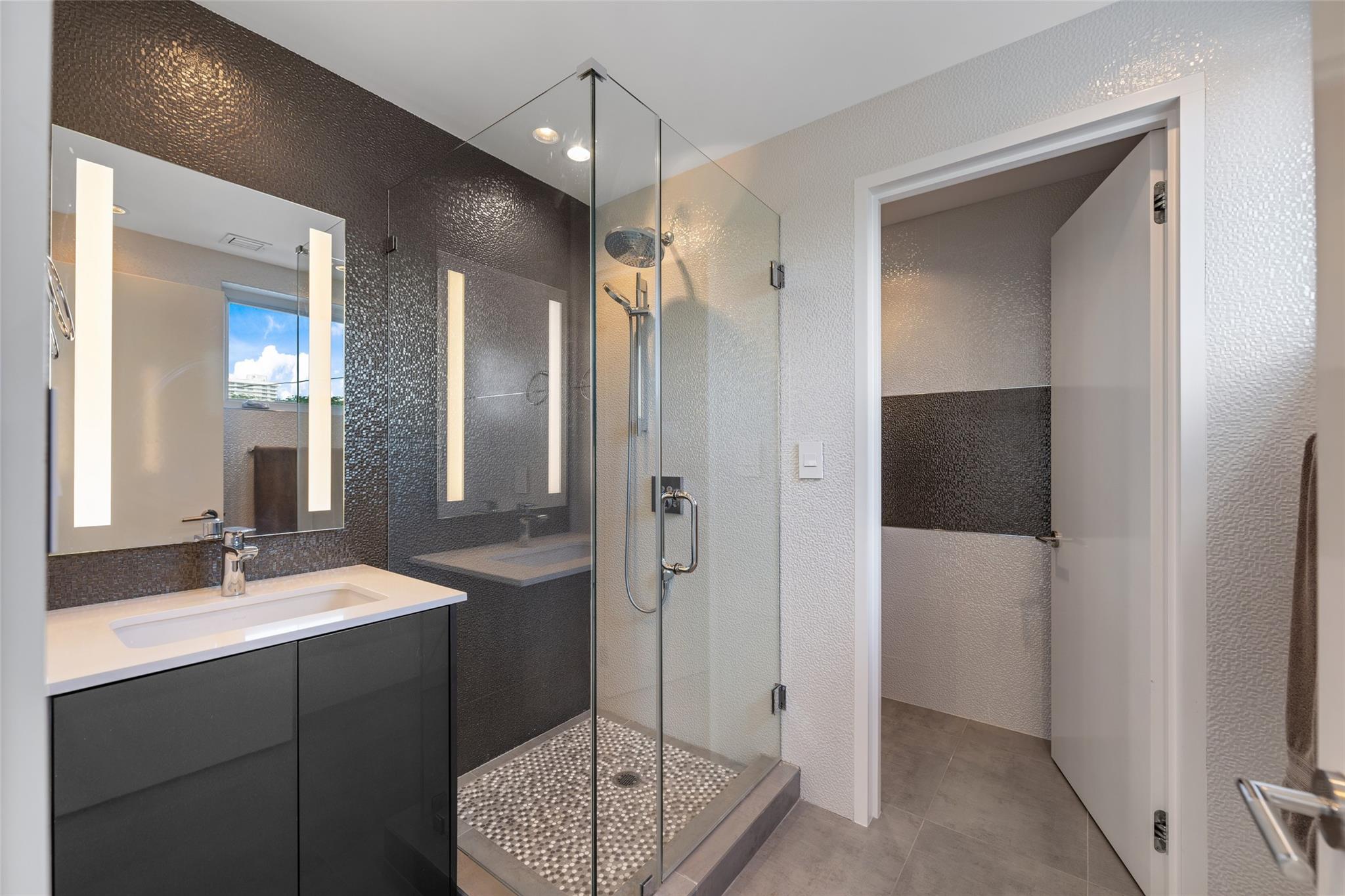 BERMUDA RIVIERA | GALT OCEAN - Residential