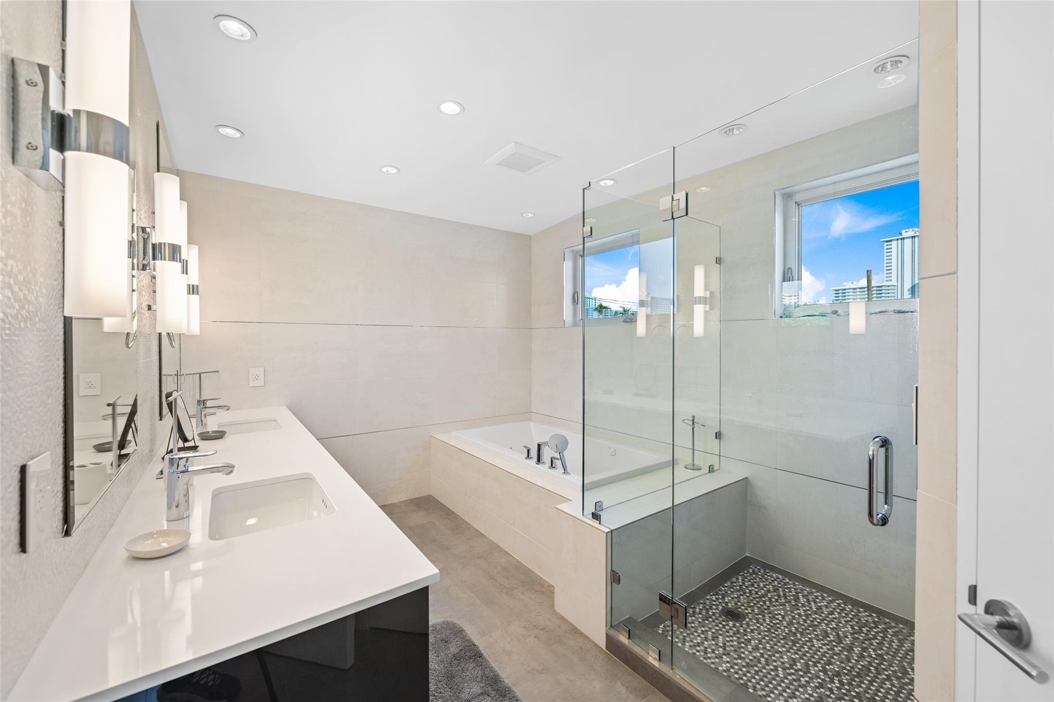 BERMUDA RIVIERA | GALT OCEAN - Residential