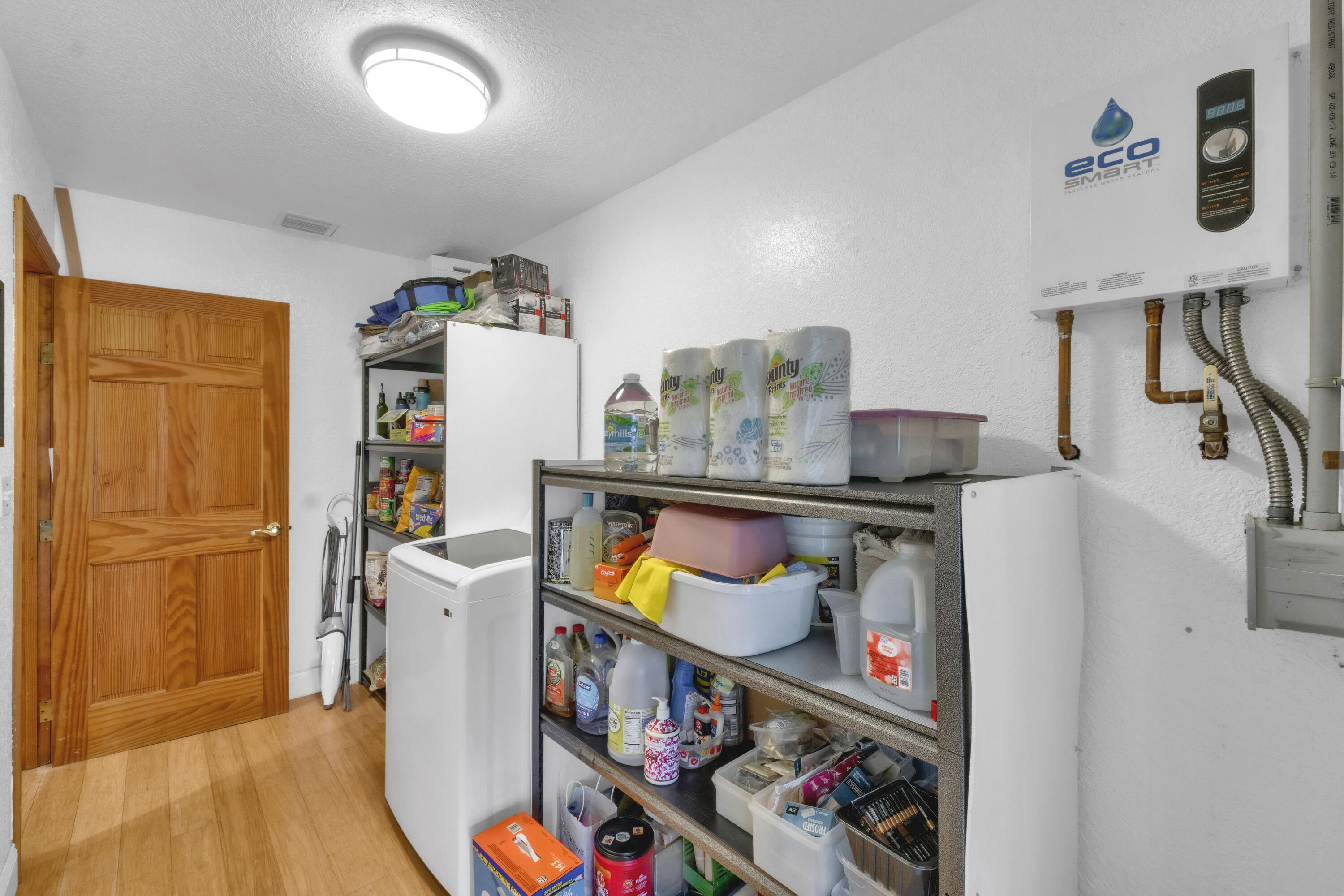 PALM BEACH FARMS CO 3 - Residential