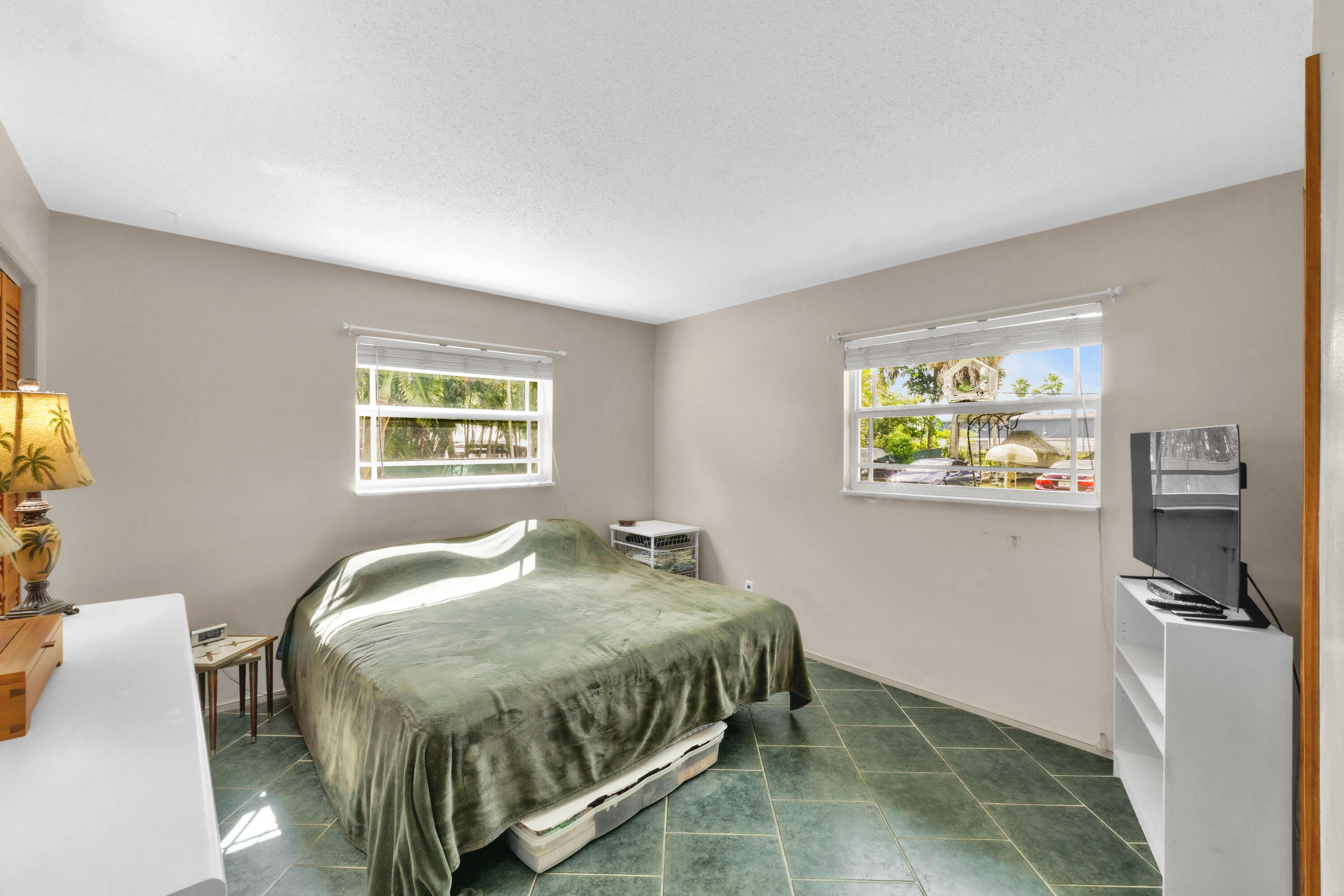 PALM BEACH FARMS CO 3 - Residential