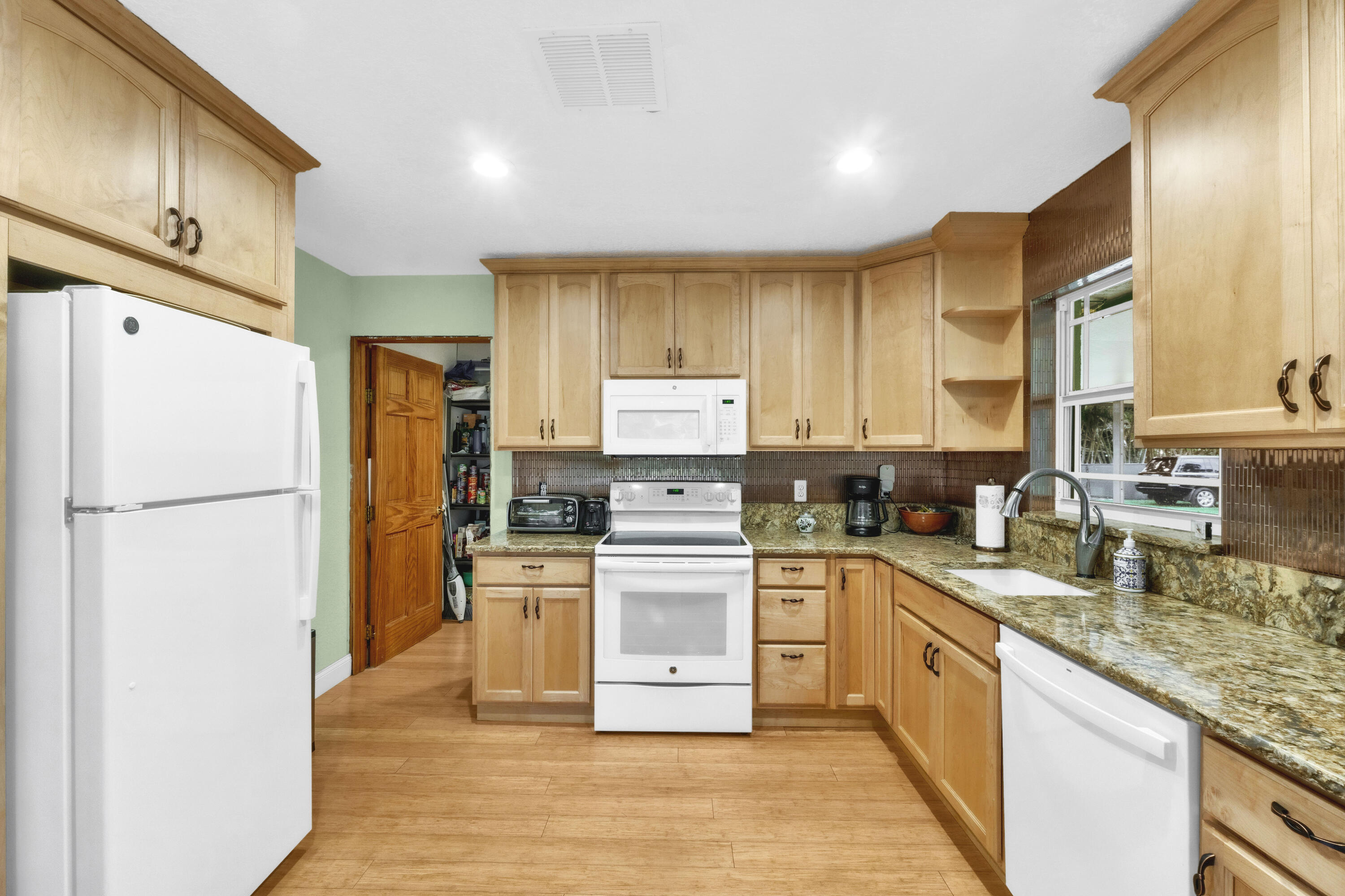 PALM BEACH FARMS CO 3 - Residential