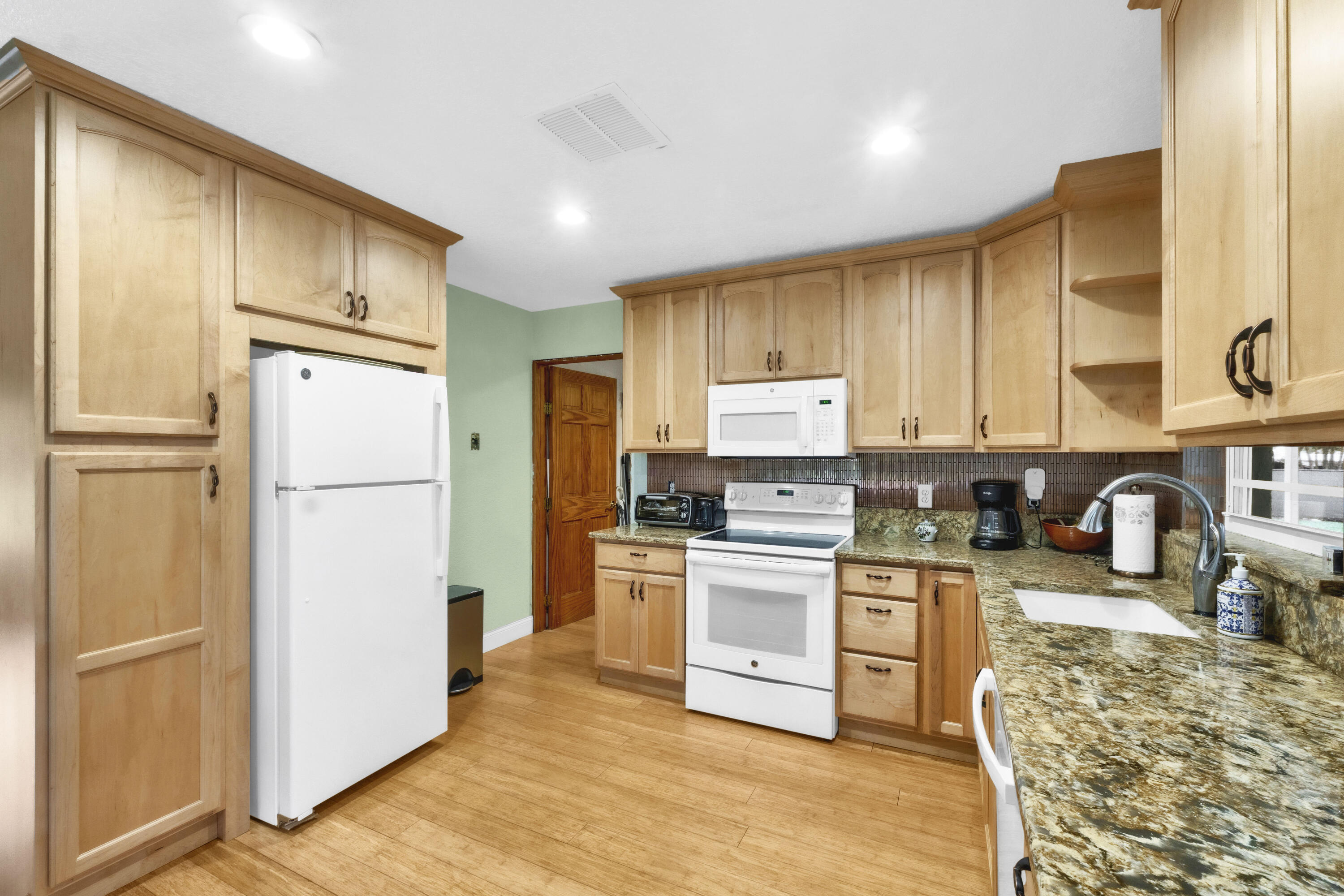 PALM BEACH FARMS CO 3 - Residential